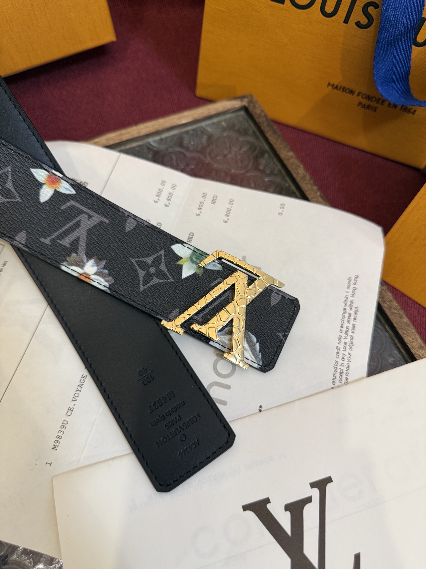 LV Initiales Monogram Flower 双面腰带以 Monogram 印花和撞色花卉焕