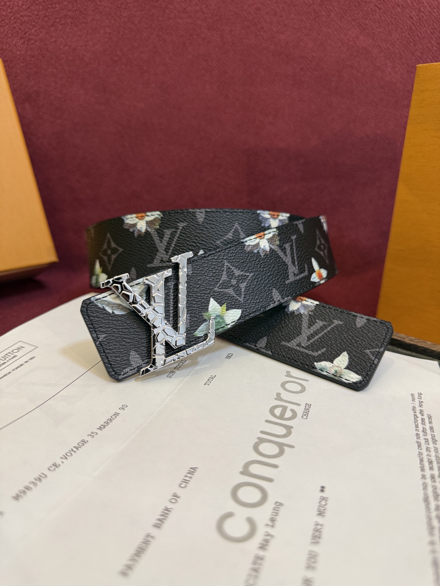 LV Initiales Monogram Flower 双面腰带以 Monogram 印花和撞色花卉焕