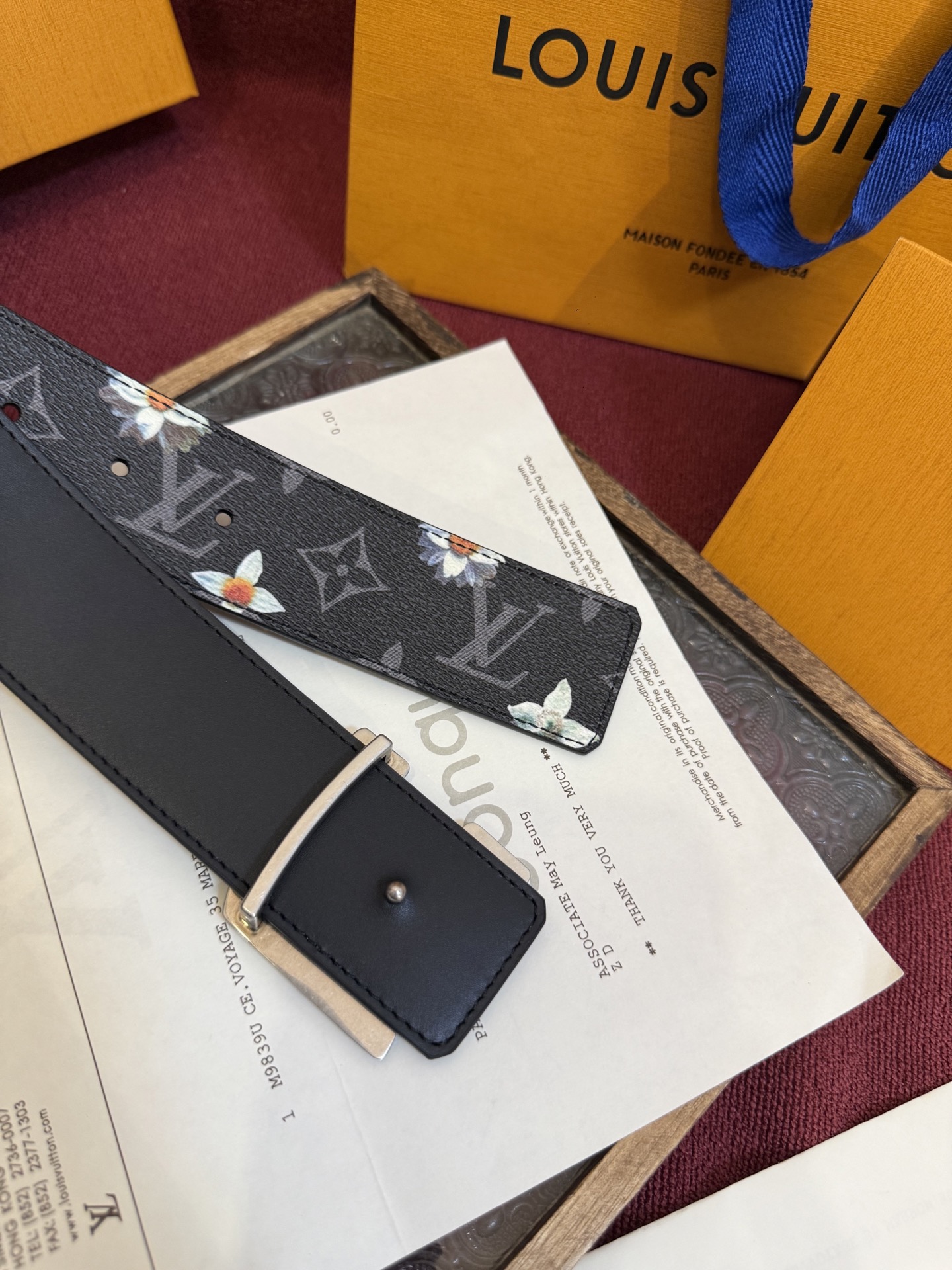 LV Initiales Monogram Flower 双面腰带以 Monogram 印花和撞色花卉焕