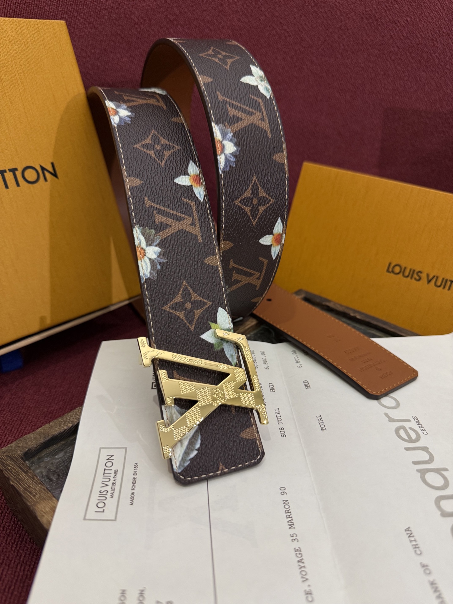 LV Initiales Monogram Flower 双面腰带以 Monogram 印花和撞色花卉焕