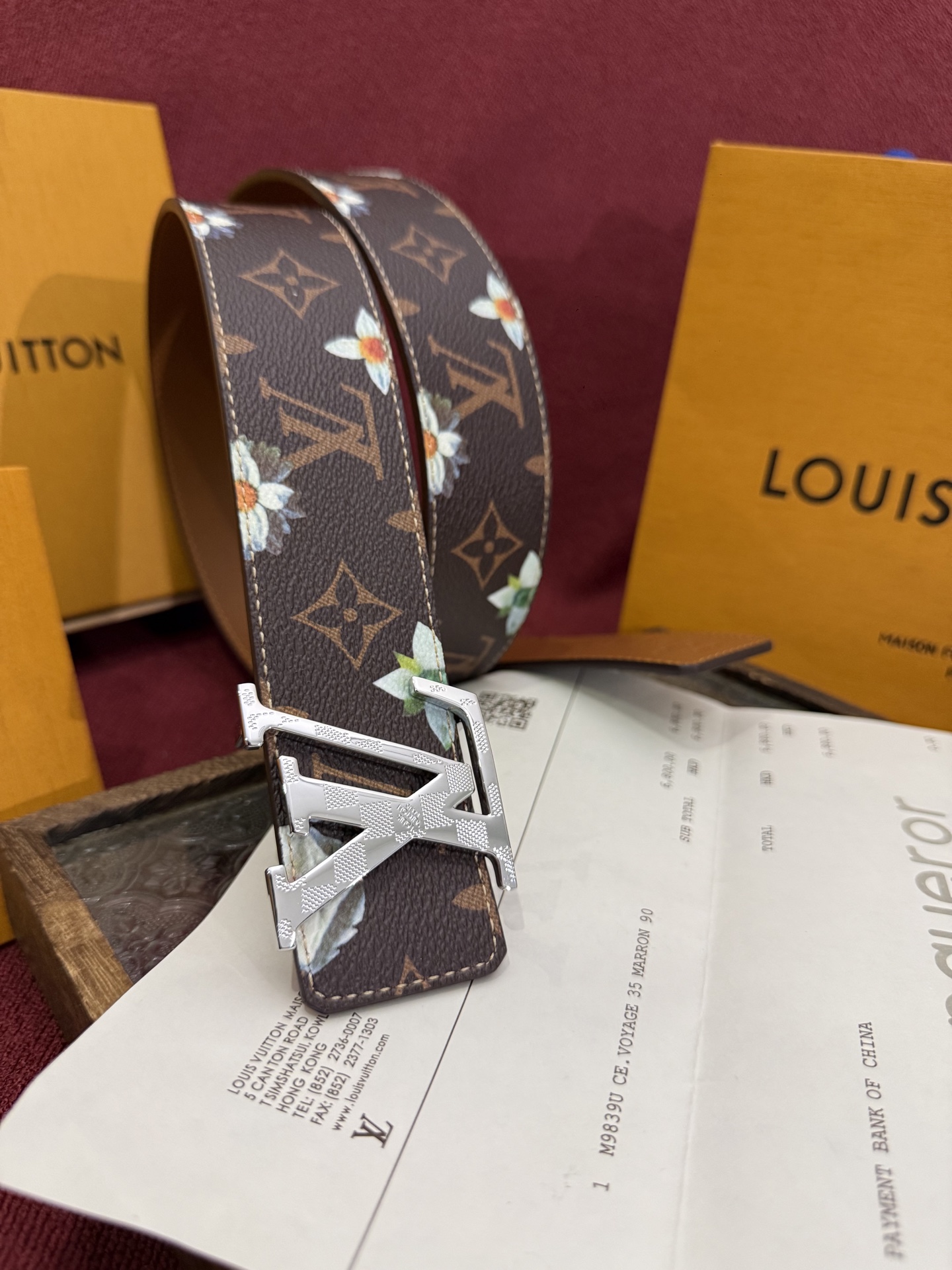 LV Initiales Monogram Flower 双面腰带以 Monogram 印花和撞色花卉焕