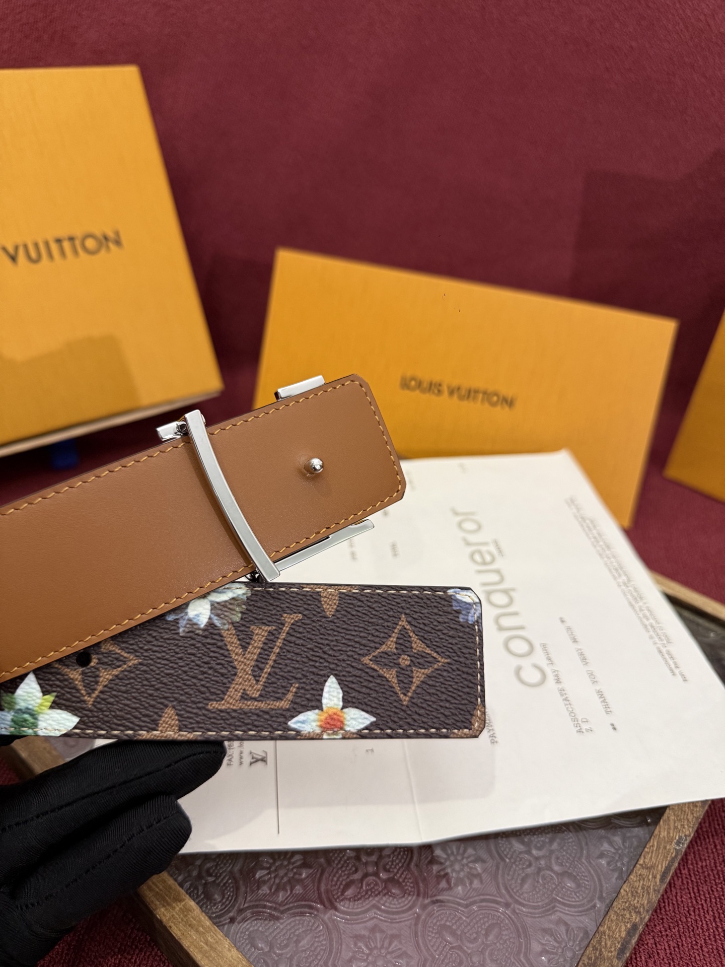 LV Initiales Monogram Flower 双面腰带以 Monogram 印花和撞色花卉焕
