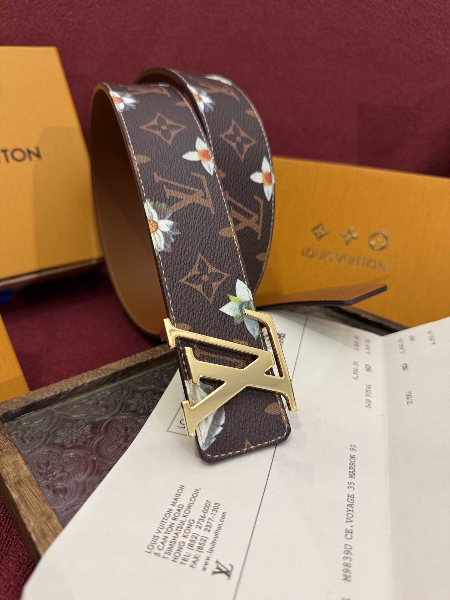 LV Initiales Monogram Flower 双面腰带以 Monogram 印花和撞色花卉焕