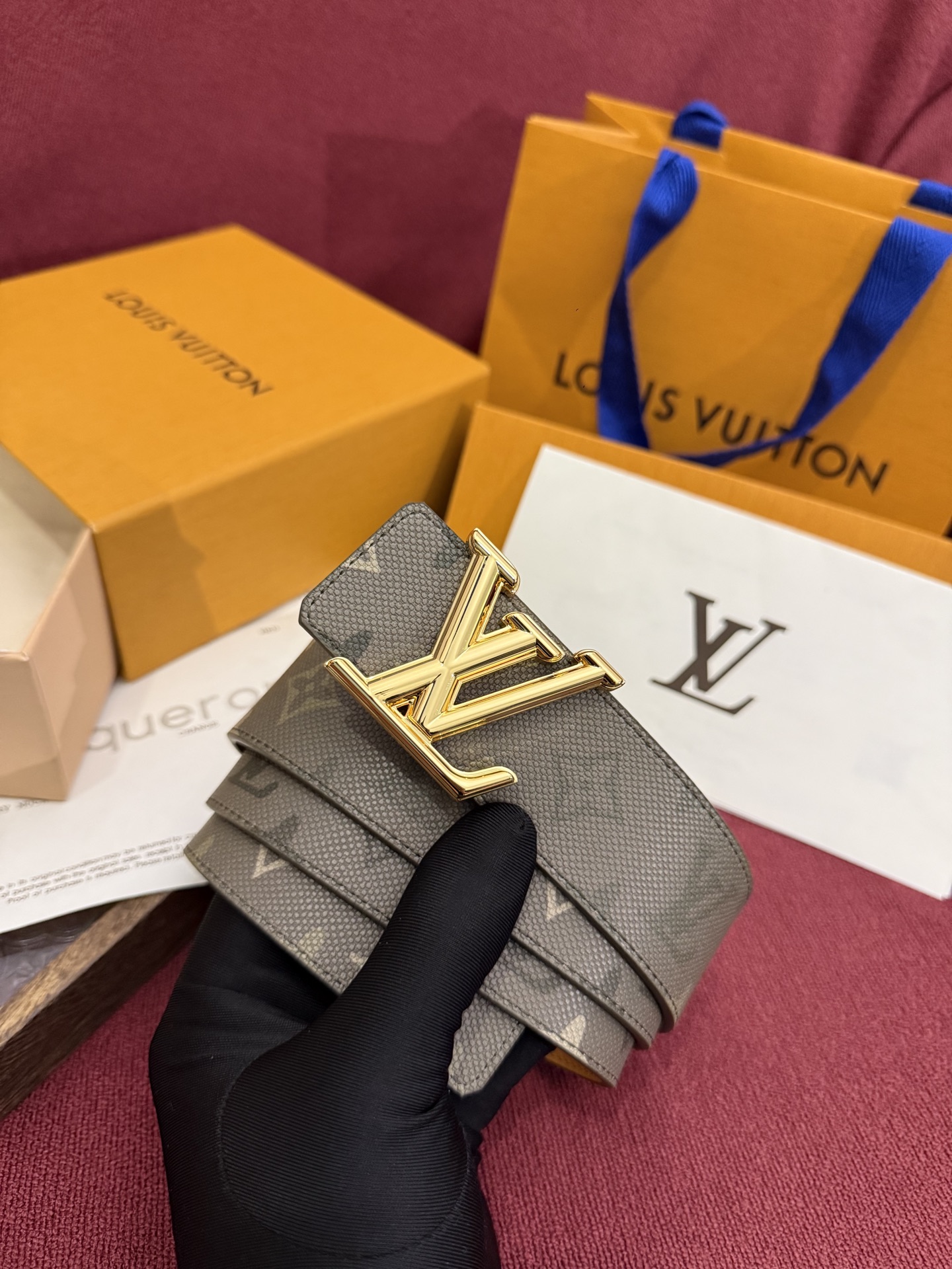 Monogram SurPlus涂层帆布表带，LV Initials Monogram SurPlus 