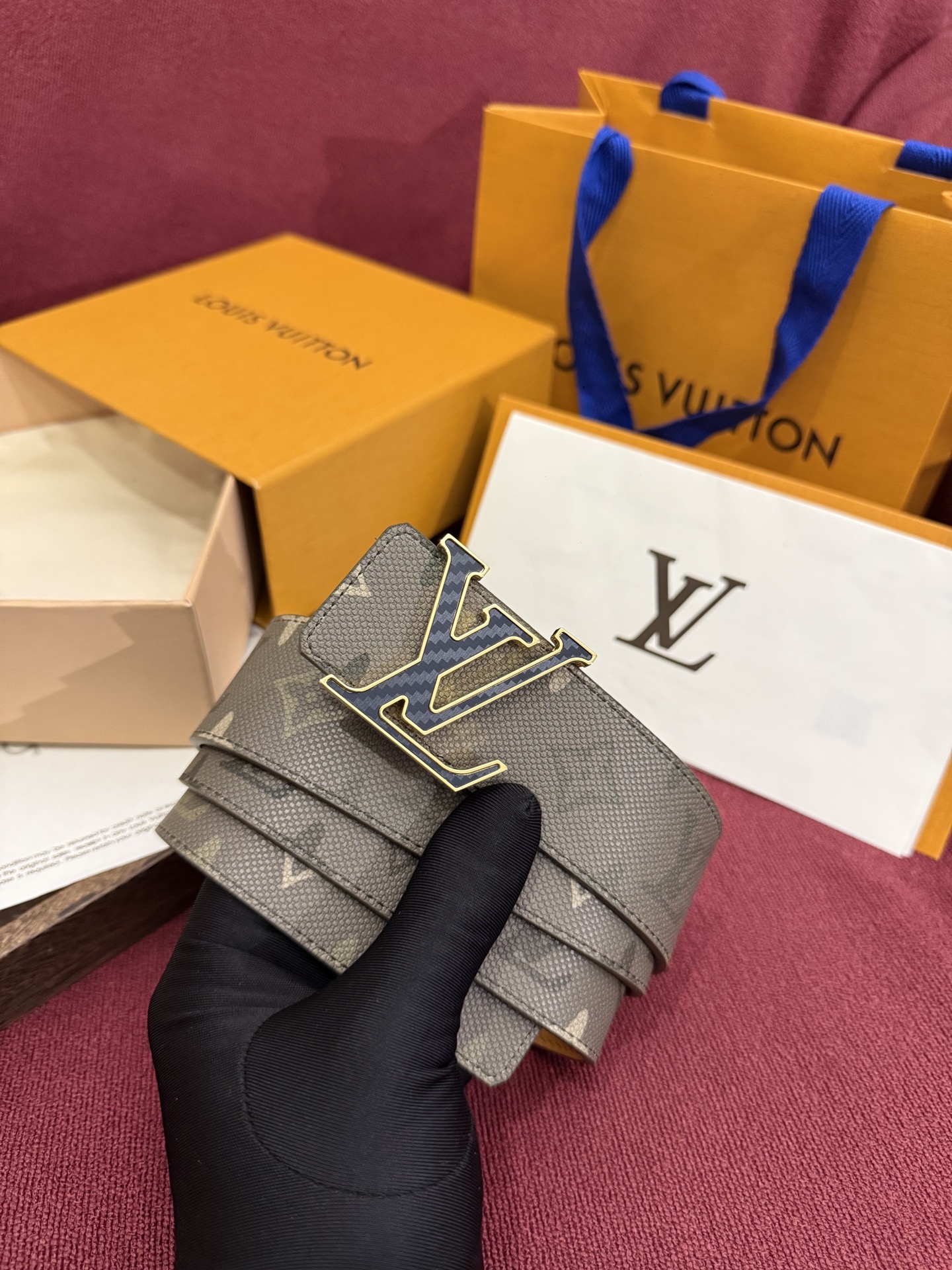 Monogram SurPlus涂层帆布表带，LV Initials Monogram SurPlus 