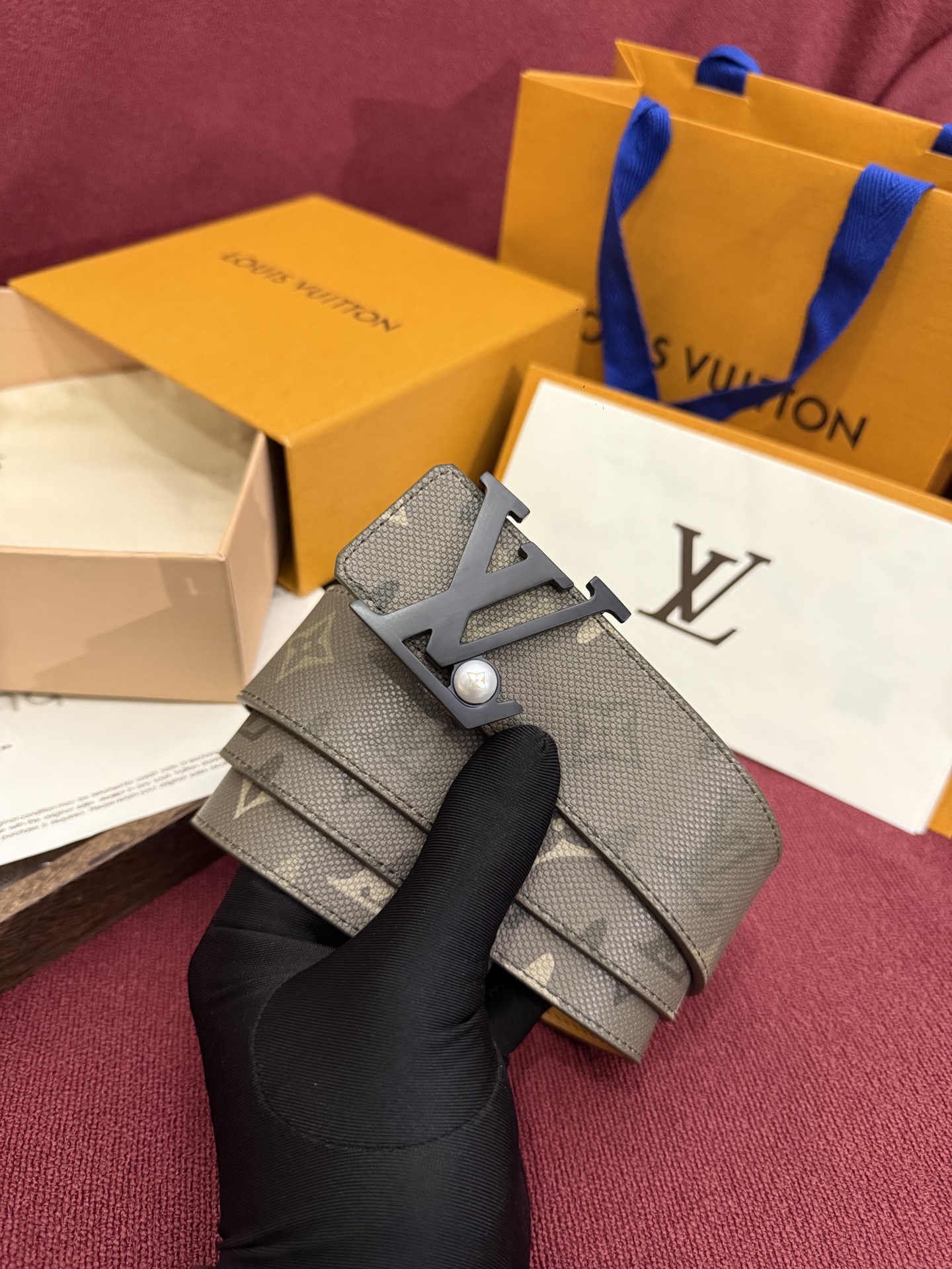 Monogram SurPlus涂层帆布表带，LV Initials Monogram SurPlus 