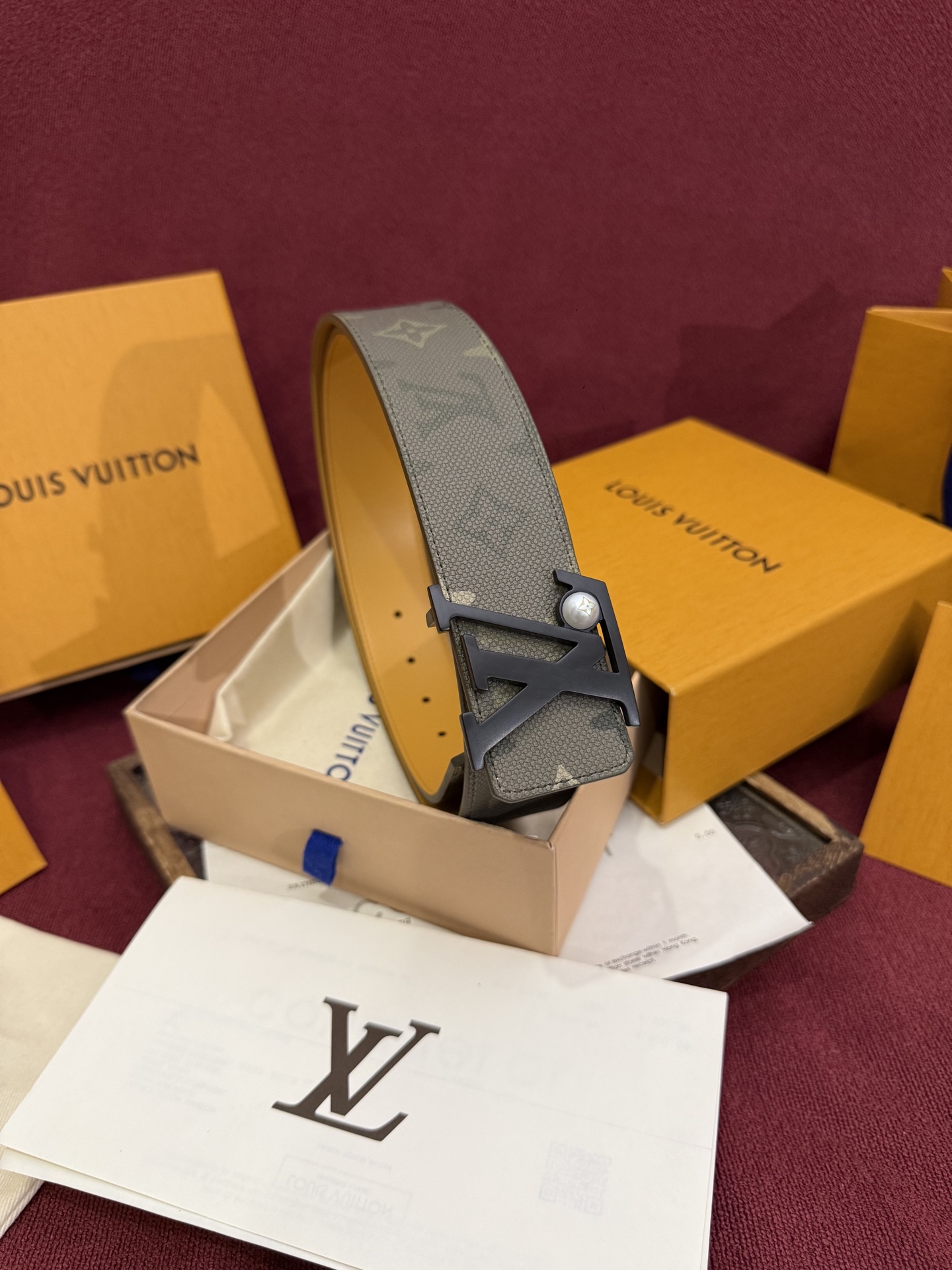 Monogram SurPlus涂层帆布表带，LV Initials Monogram SurPlus 