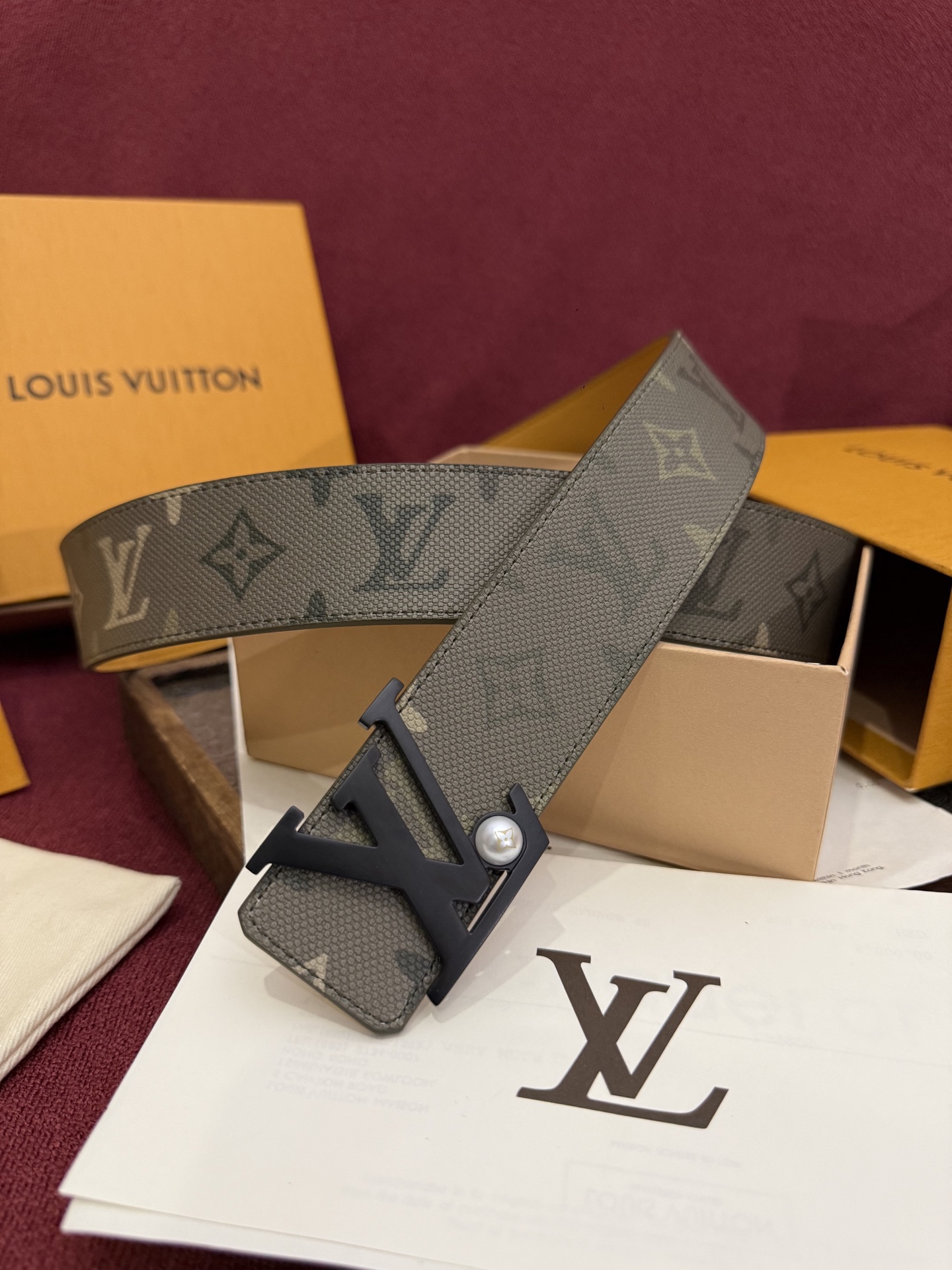 Monogram SurPlus涂层帆布表带，LV Initials Monogram SurPlus 