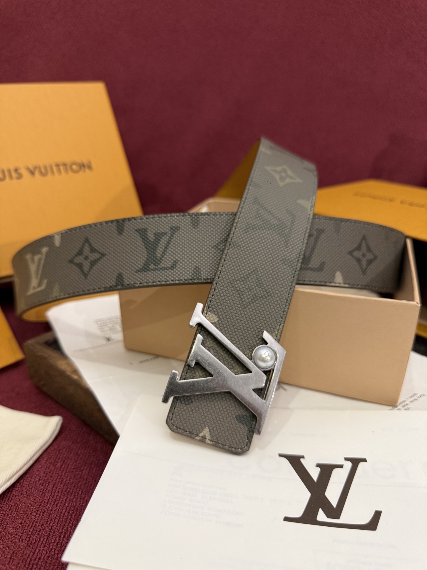 Monogram SurPlus涂层帆布表带，LV Initials Monogram SurPlus 