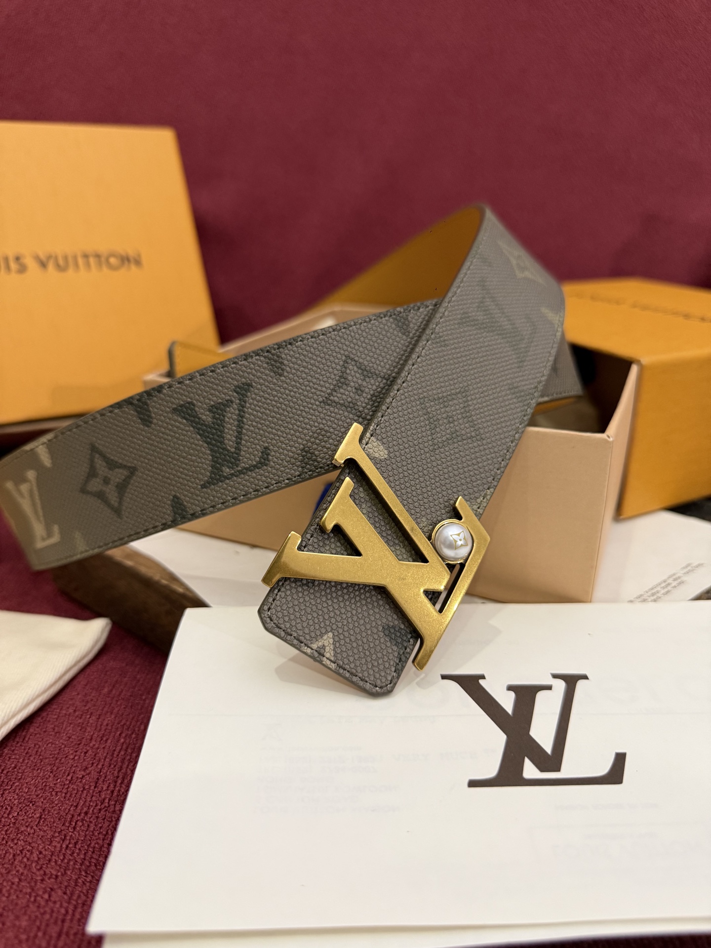 Monogram SurPlus涂层帆布表带，LV Initials Monogram SurPlus 