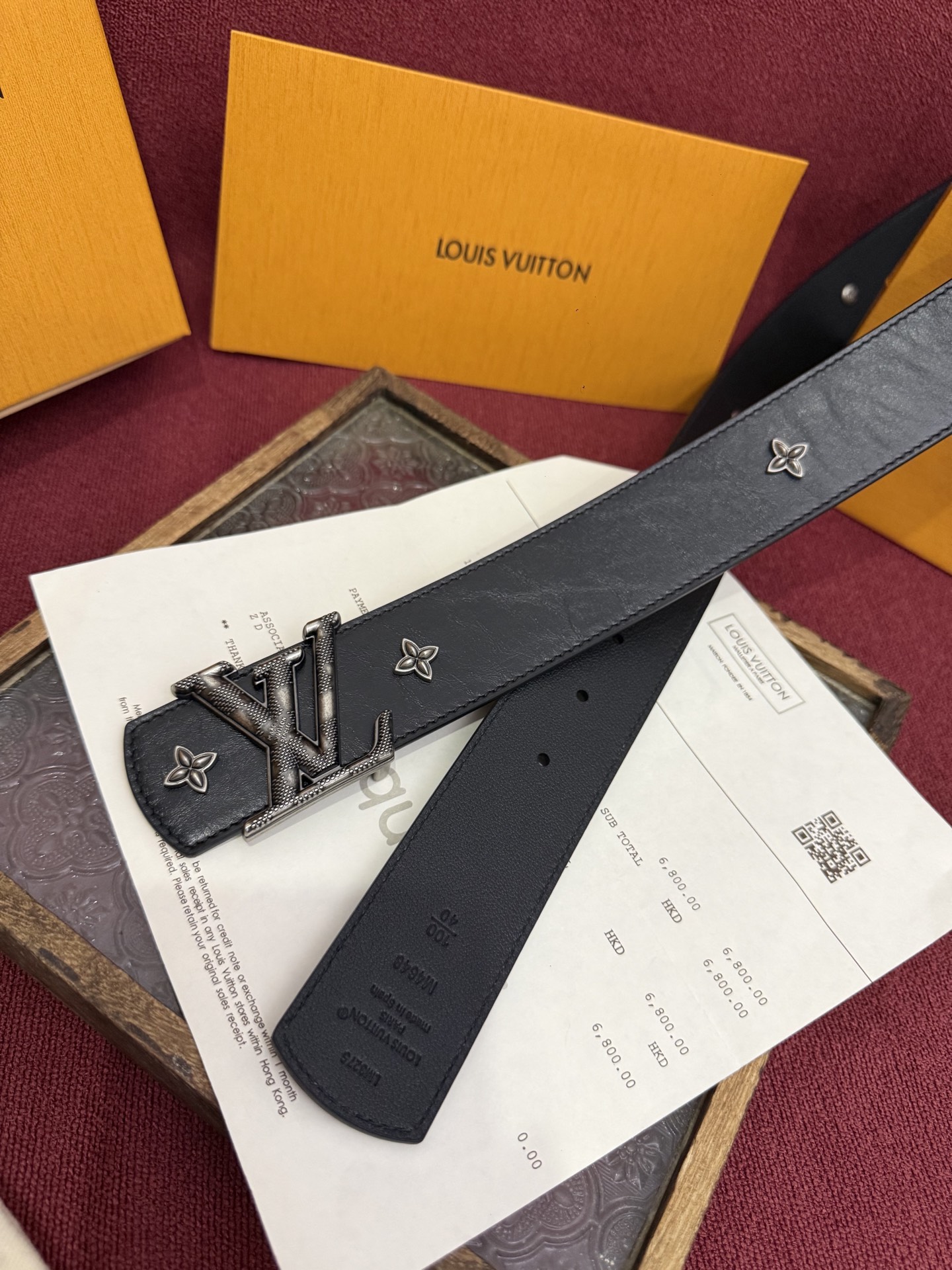 LV Dimension Drift Flower Studs 40 毫米双面腰带格外吸睛一侧是莹泽 Monogram 花卉铆钉-Top High Quatity Cheap Sneakers Fashion Clothing Clothes Bags handbags Shoes of all Brand wholesale With The best Quality And Beautiful Price from China Factory Chinese suppliers wholesaler seller LV Dimension Drift Flower Studs 40 毫米双面腰带格外吸睛一侧是莹泽 Monogram 花卉铆钉