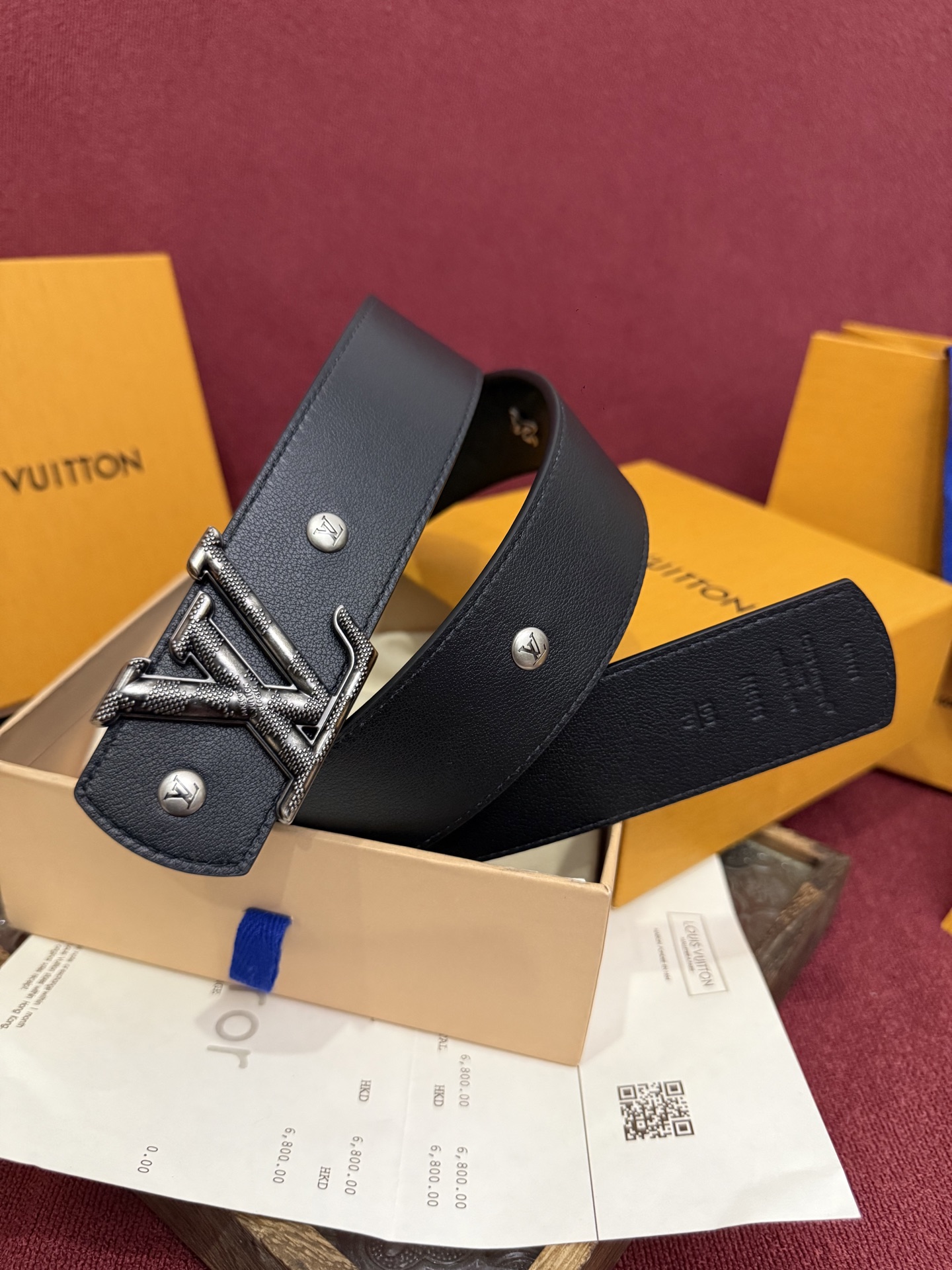 LV Dimension Drift Flower Studs 40 毫米双面腰带格外吸睛一侧是莹泽 Monogram 花卉铆钉-Top High Quatity Cheap Sneakers Fashion Clothing Clothes Bags handbags Shoes of all Brand wholesale With The best Quality And Beautiful Price from China Factory Chinese suppliers wholesaler seller LV Dimension Drift Flower Studs 40 毫米双面腰带格外吸睛一侧是莹泽 Monogram 花卉铆钉