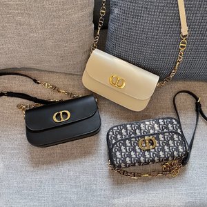 Louis Vuitton LV Avenue Handbags Crossbody & Shoulder Bags Underarm