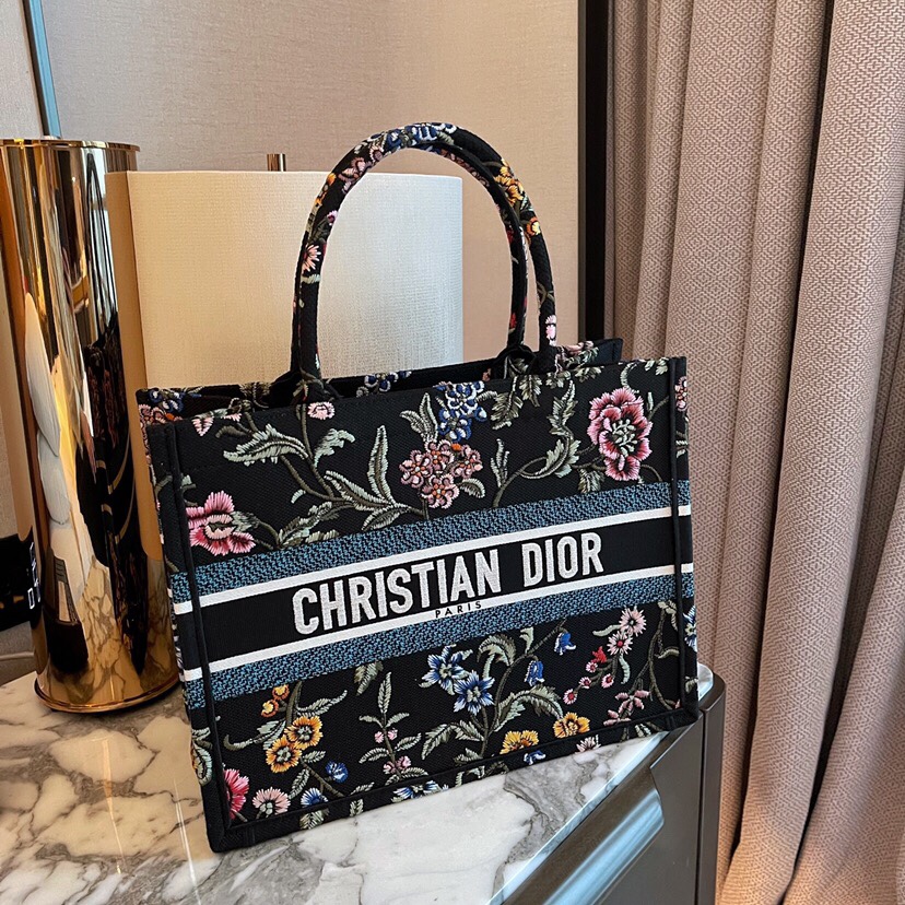 AAAA Customize
 Dior Book Tote Tote Bags Black Embroidery