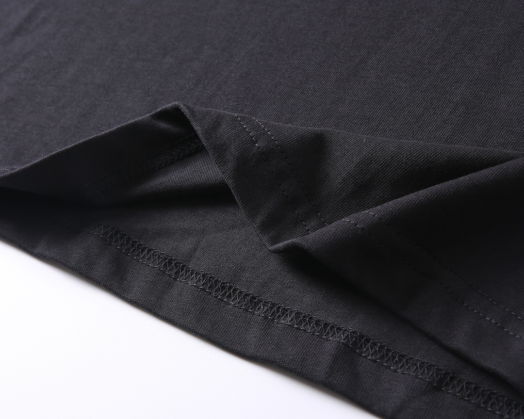 Louis Vuitton/路易威登 大眼睛字母Logo毛巾绣短袖T恤 黑色 白色