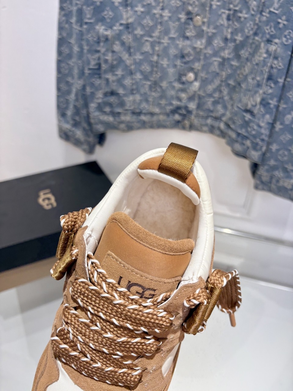 NO:482596,New product express | Thick-soled Mel casual shoes are coming! The new Mel thick-soled casual shoes are here!  Looking forward to increasing height?  Want to be comfortable?  Chasing fashion?  This time, everything is realized!  Tested with your feet: Soft!  bomb!  Stable braided shoelaces seem to have put 'style switching keys' on the shoes. Paired with jeans, it is easy to be casual and comfortable with sports pants. Paired with short skirts + piles of socks and turns into hot girl style. The shoes are 5 cm tall, and the feet are instantly turned into long legs!  The shoes are light and comfortable, and there is no pressure when shopping and walking your children!  35 to 40, casual shoes/sports shoes, sneakers, skirts, jeans19860909新品速递 | 厚底梅尔休闲鞋闪亮登场 全新梅尔厚底休闲鞋来啦！ 盼增高？求舒适？追时髦？这一回,统统实现！ 上脚亲测 : 软！弹！稳 编织鞋带 好似给鞋子装了“风格切换键” 搭配牛仔裤精神利索 搭配运动裤休闲自在 搭配短裙＋堆堆袜秒变辣妹风 鞋高5厘米,上脚秒变大长腿！ 鞋身轻盈舒适,逛街遛娃通勤毫无压力！ 35到40,休闲鞋/运动鞋,sneakers,skirts,jeans,Women's Shoes