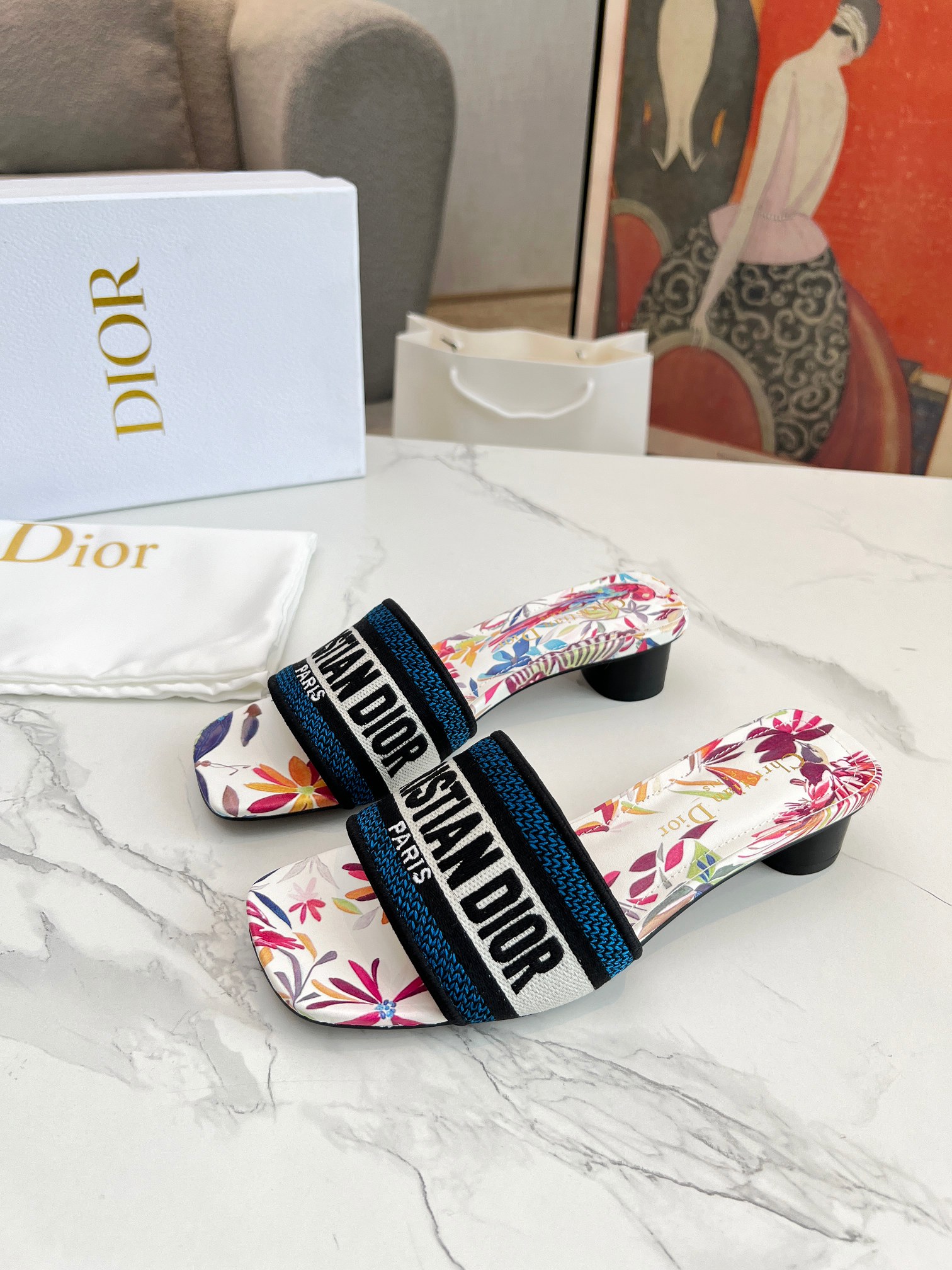 Dior AAA+
 Luxus kaufen 2024
 Seide Frühlingskollektion