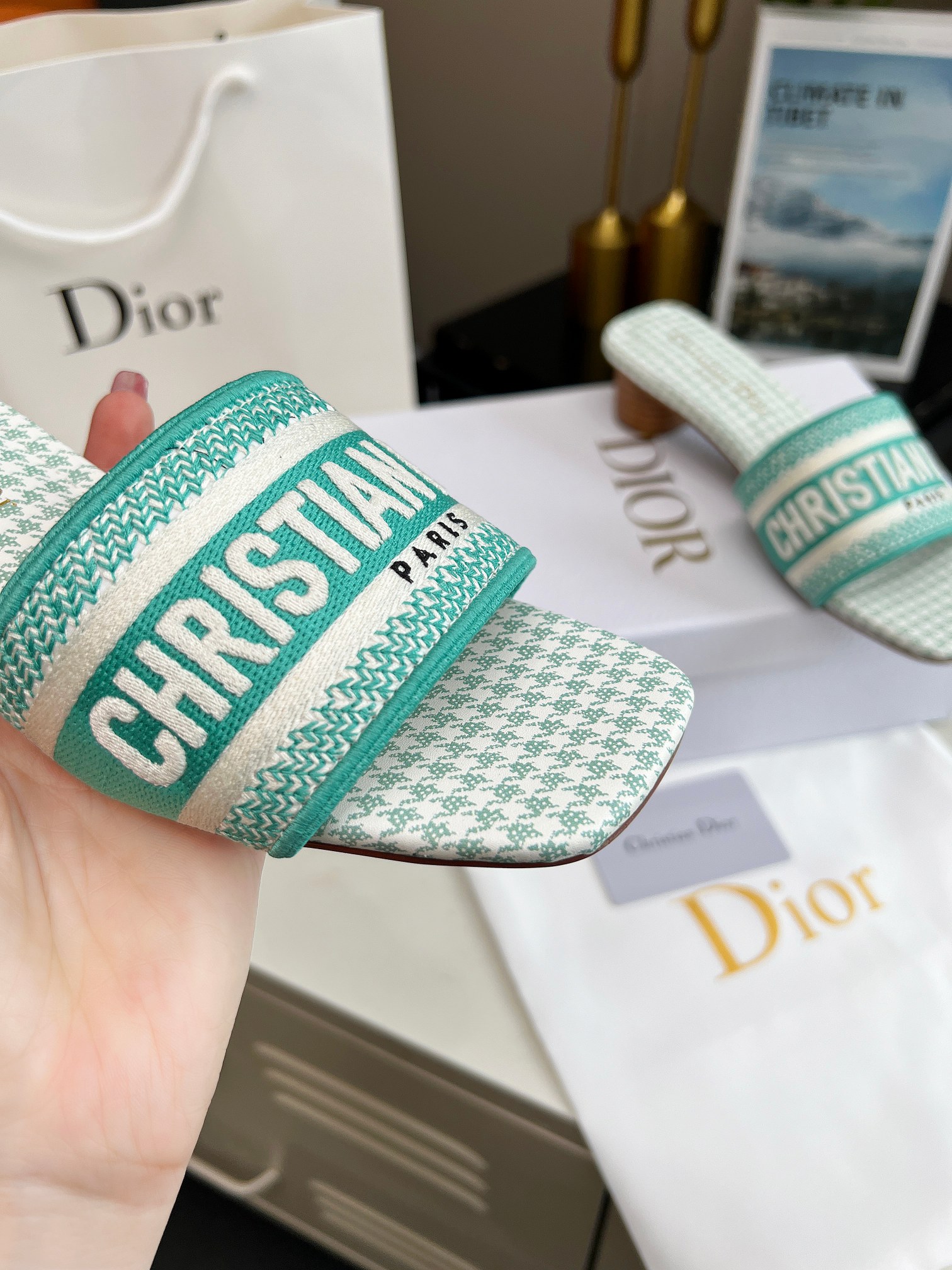 Dior Einwandfrei
 Kaufen Verkaufen
 Seide Frühlingskollektion