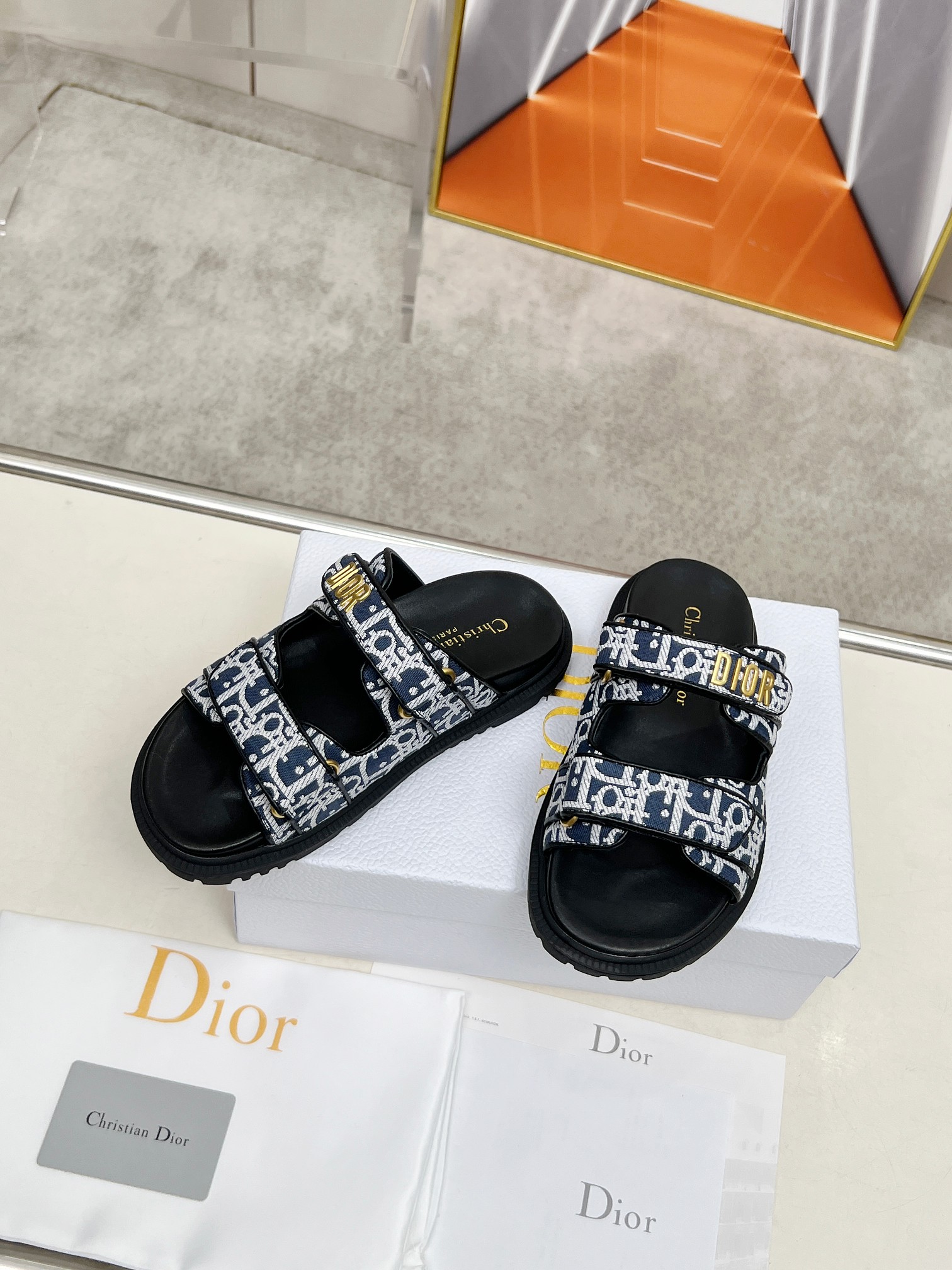 Dior Oblique Motif Thick Sole Sandals | Comfortable Summer Slides 9 a1744223313550 8183