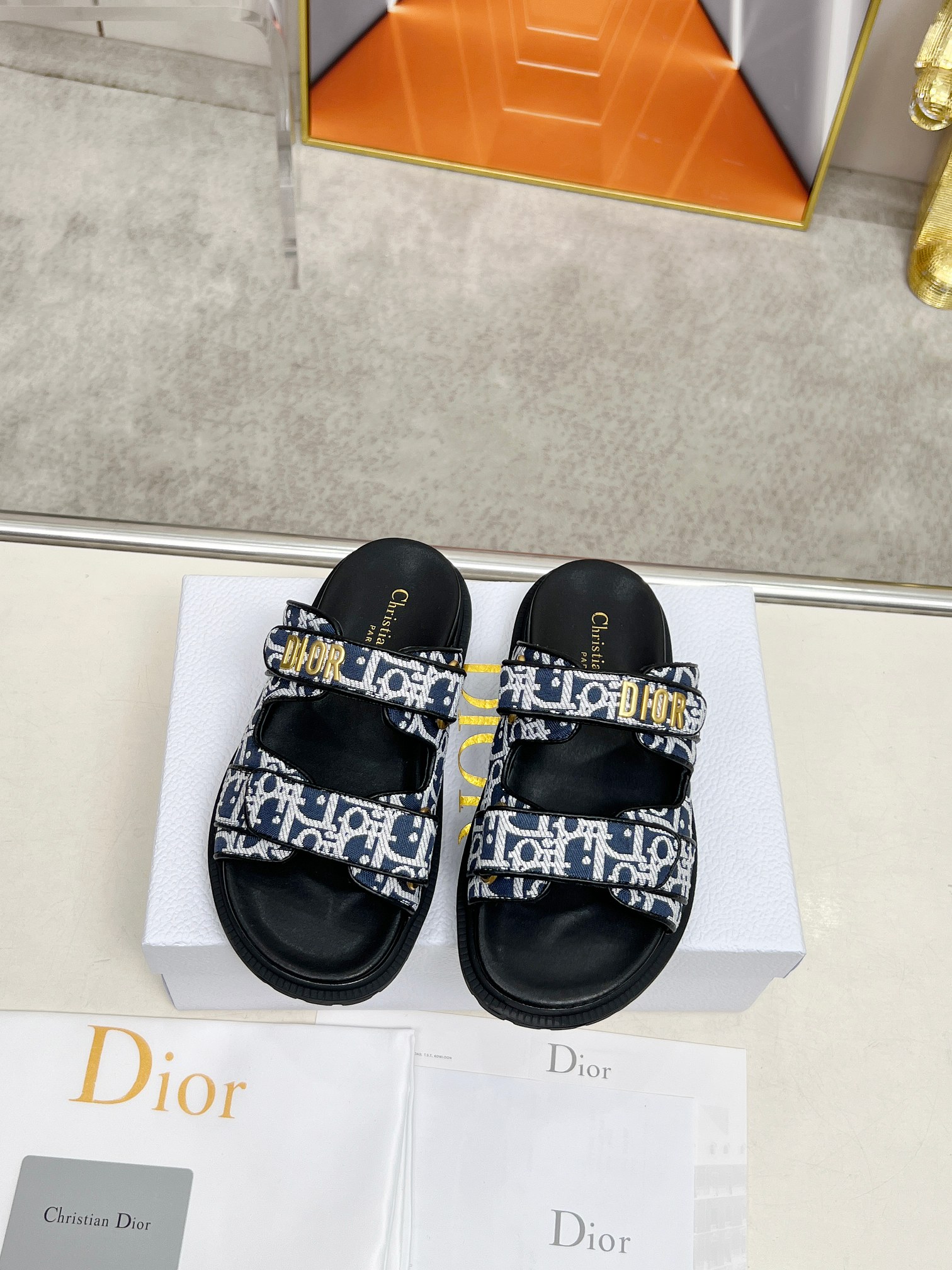 Dior Oblique Motif Thick Sole Sandals | Comfortable Summer Slides 10 a1744223313597 4282
