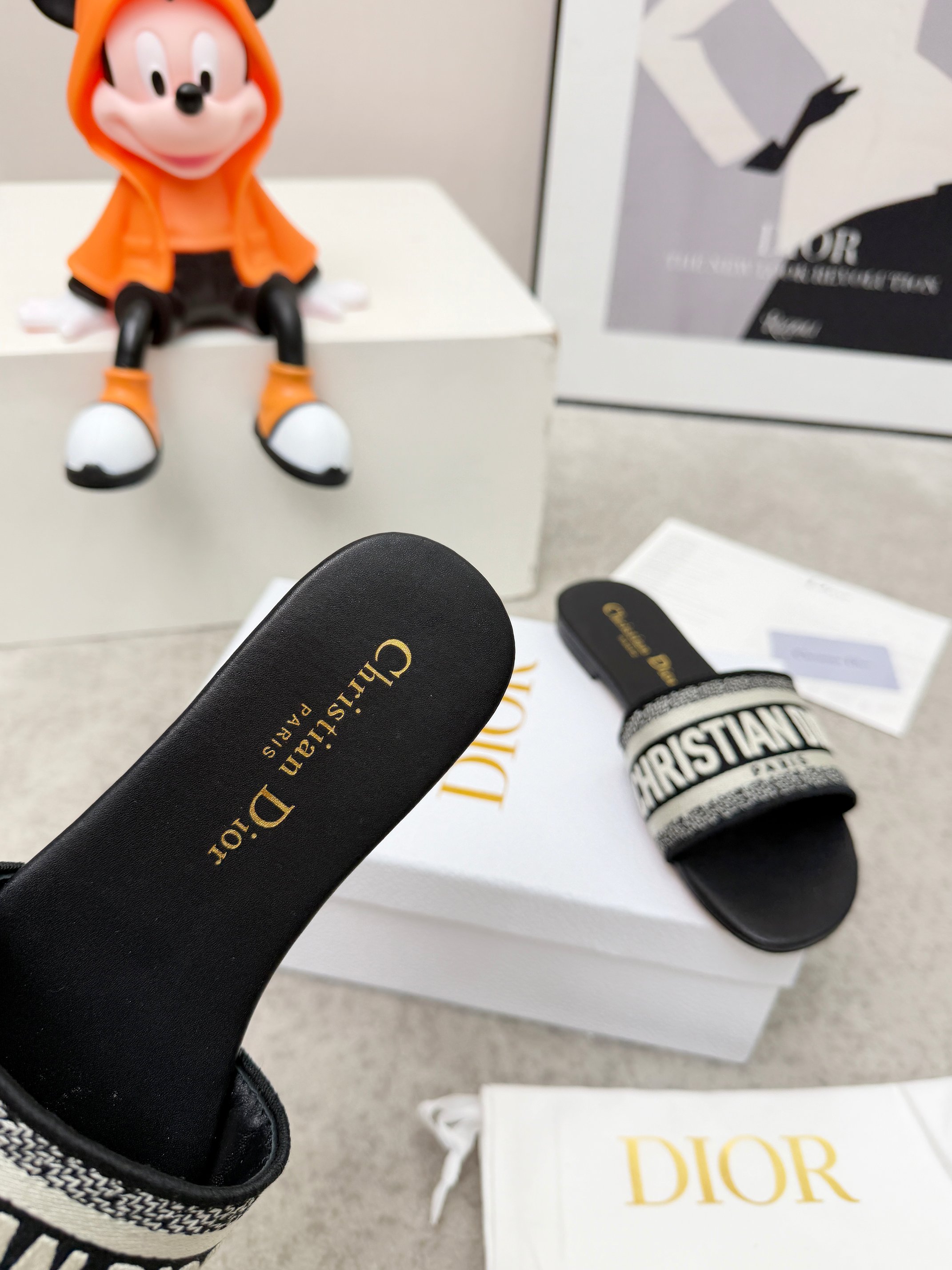 _dxq9s1KzJFnn-0MmWpZ3WTv12EMbpKNGH_h8y9Q