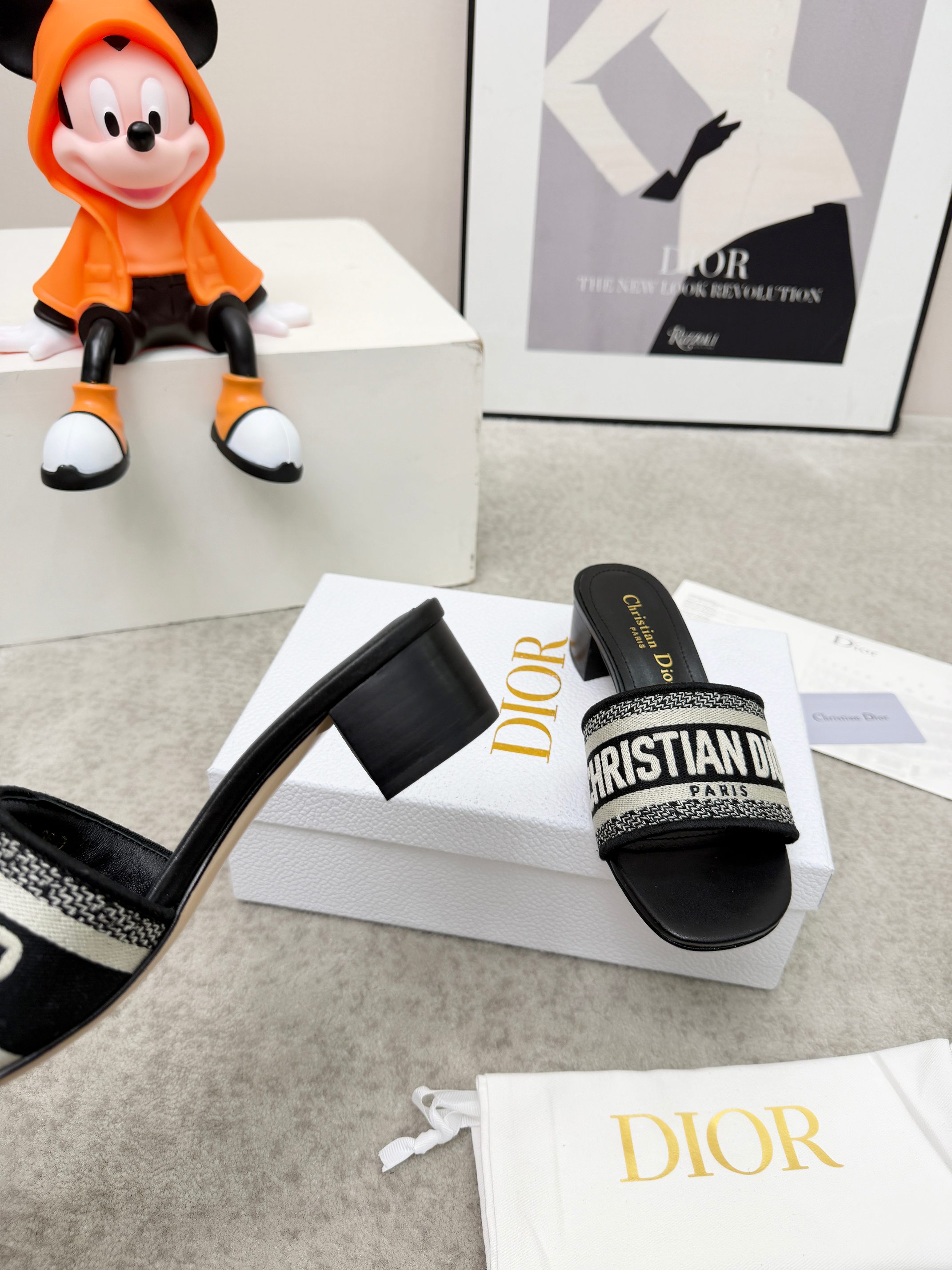 _d8Y9sscR_PA9qg-evawqv8snaXPovZ2EXIK5WOA