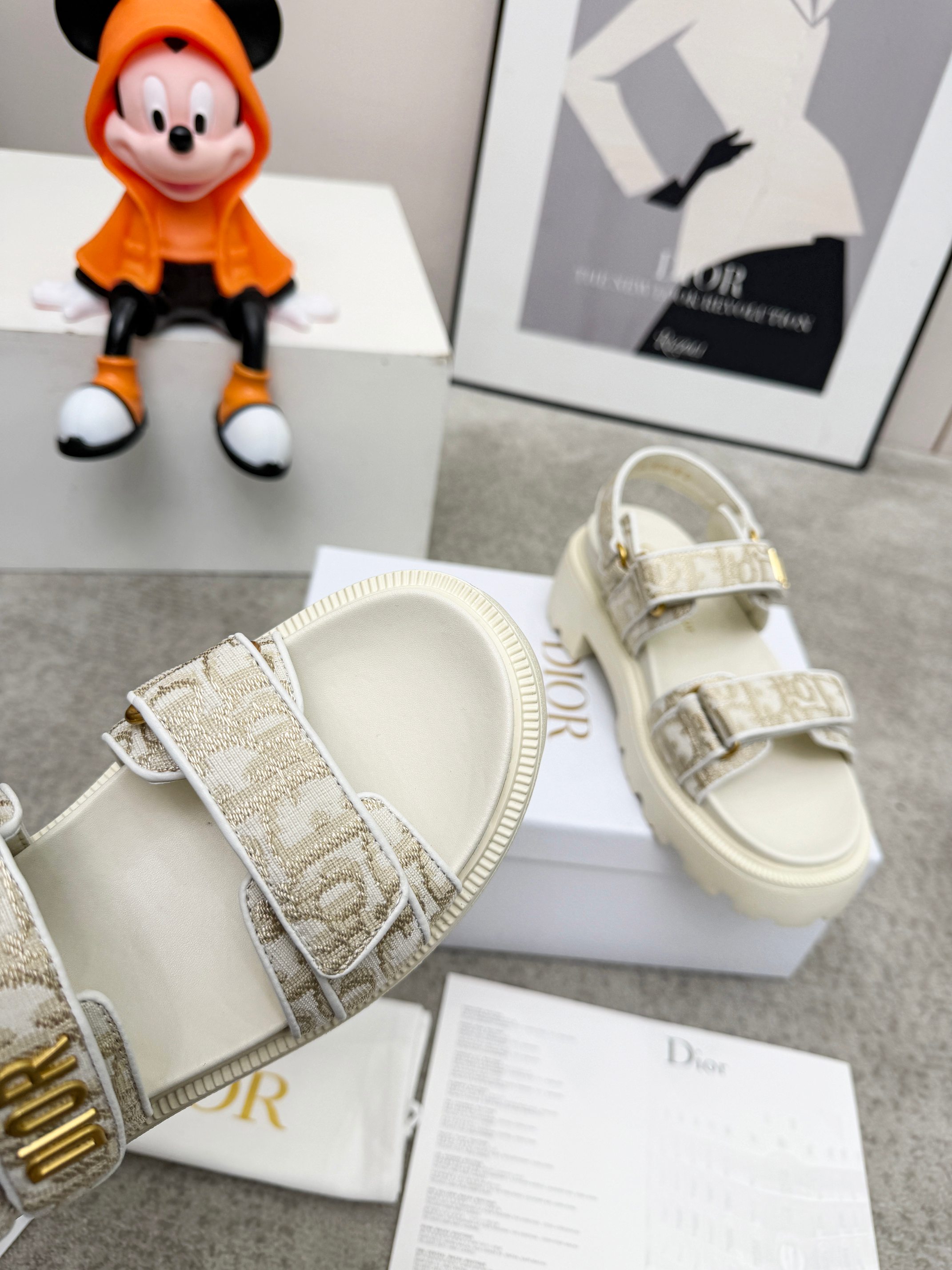 _d-O9sKtxiv1O2TnJWenaRln5aPCW4zDbUhuFviw