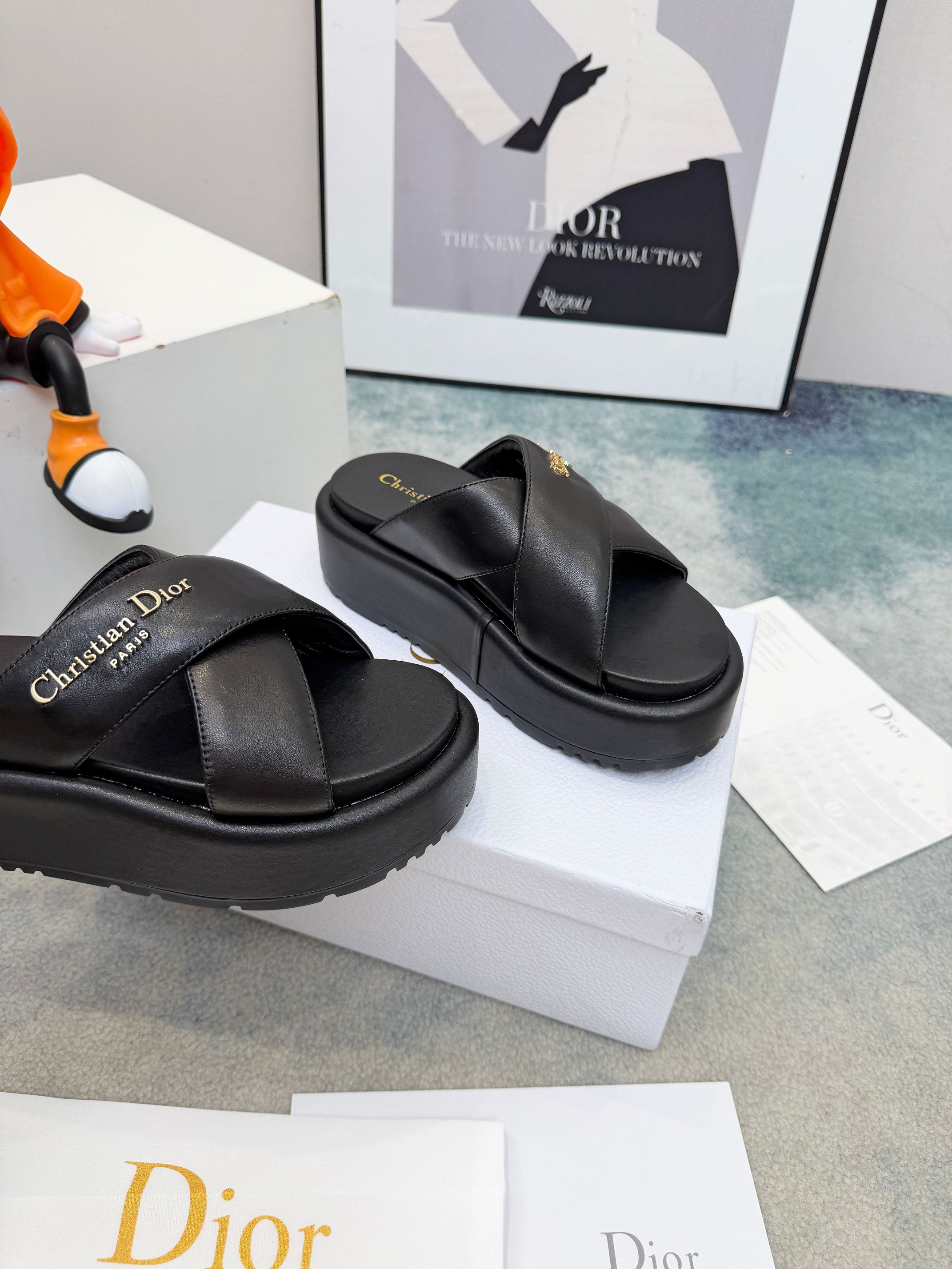 🔥 Nueva serie mejorada de pasarela de primavera y verano de Dior, zapatillas perezosas clásicas de suela gruesa, versi…