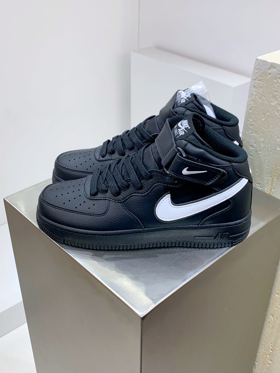 NO:270194,Men's and women's shoes are genuine half-coded, #Original last original paper version data development version #Use hard lychee pattern cow cut leather upper material #built-in full palm Air Sole air cushion official new color, Nike Air Force 1’07 Mid