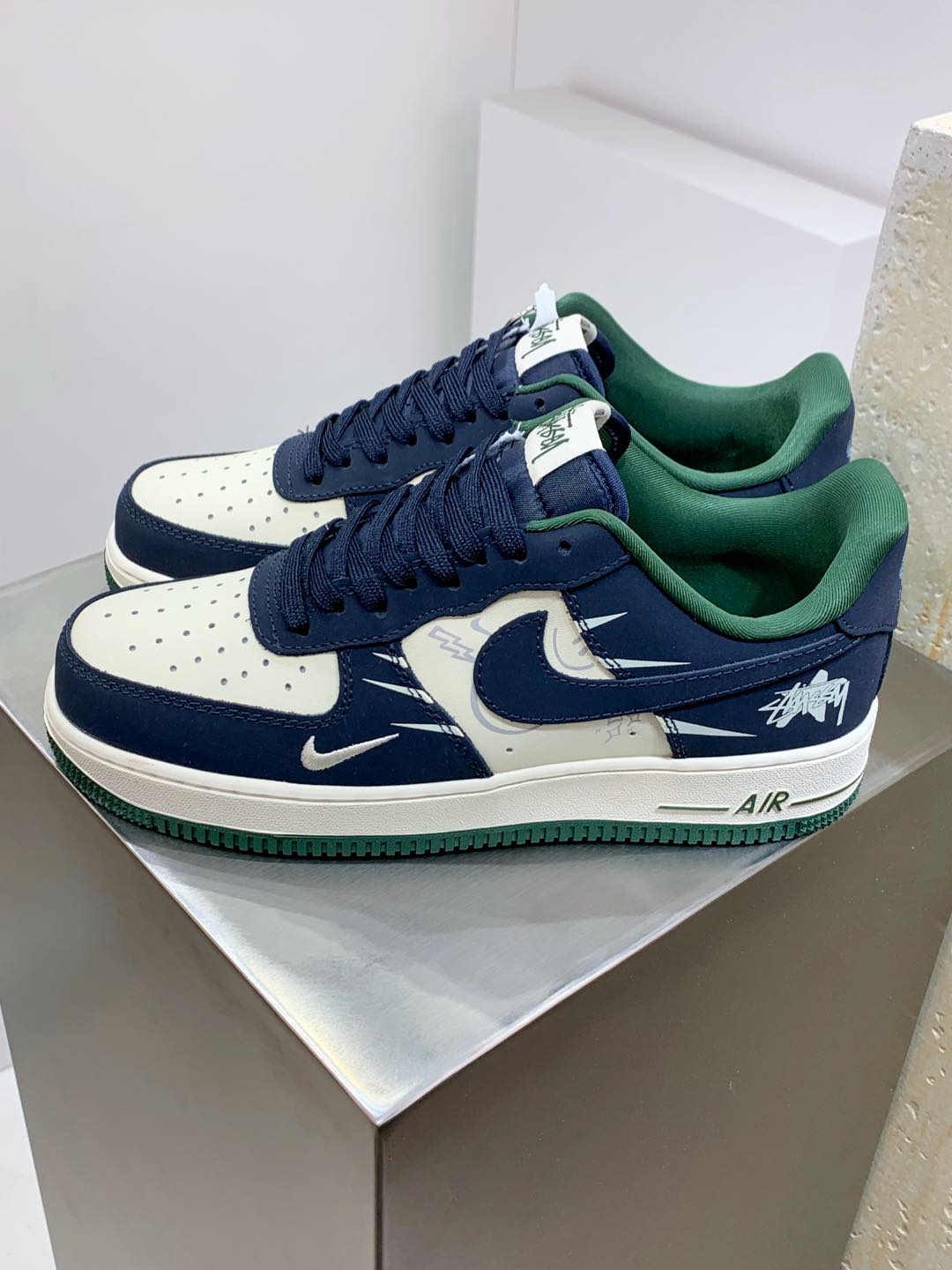 NO:270209,Men's and women's shoes are genuine half-coded, #Original last original paper version development version #Used with soft lychee pattern ox leather upper material upper material upper #Built-in full palm Air Sole air cushion American Yuanzu street fashion brand-Stussy x Nike Air Force 107 Low 