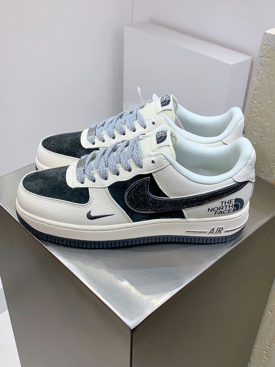 NO:270203,AL#Men and women's shoes are genuine half-coded, #Original last original paper version data development version #Use lychee pattern cow leather combination pig-ba leather upper material #built-in full palm Air Sole air cushion creative custom joint brand, famous outdoor brand · North Face x CDG x Nike Air Force 1’07 Low