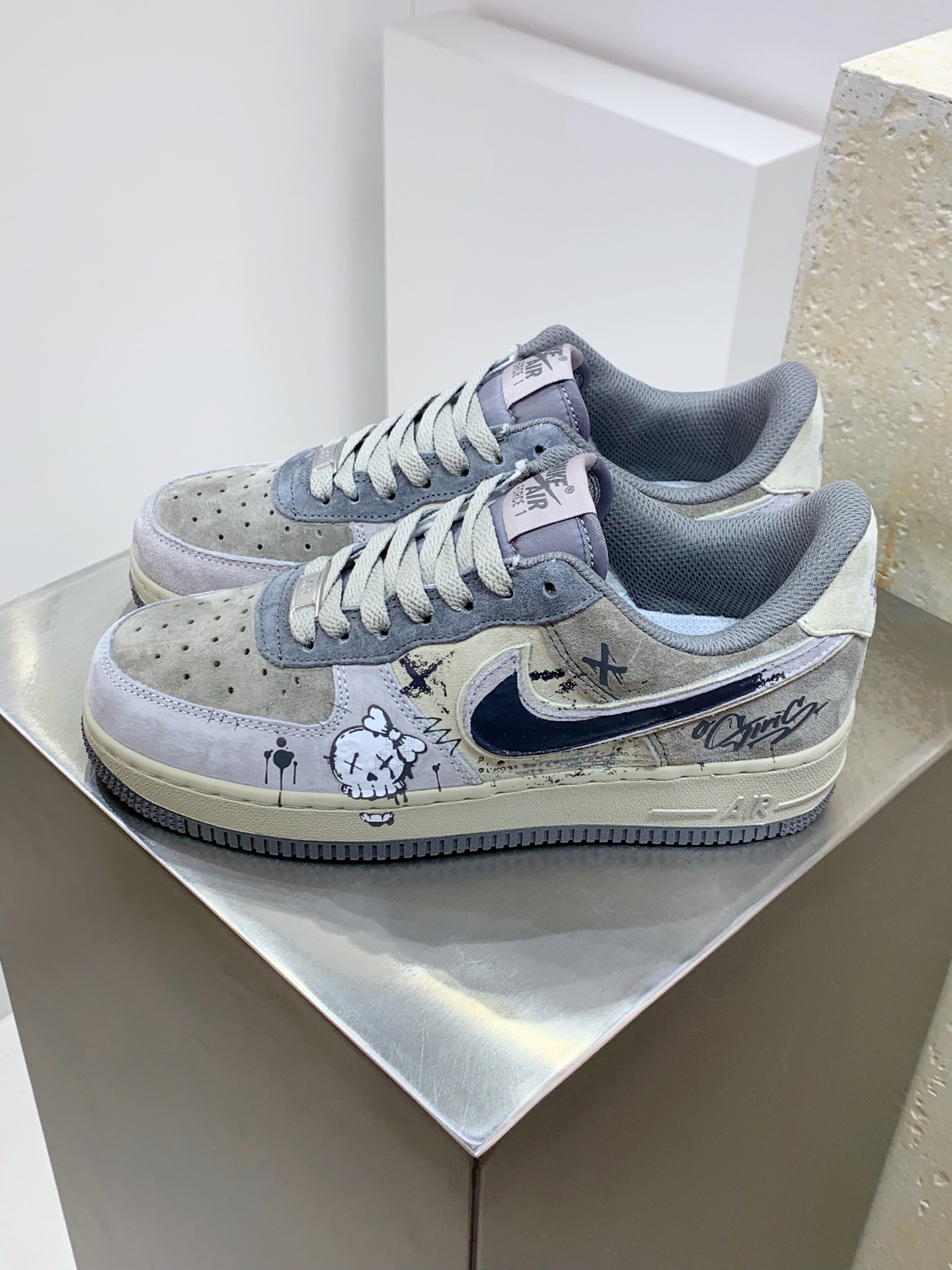 NO:278744,Nike Air Force 1 Low 07 Grain Graffiti Original Last Cardboard Create a pure low-gross Air Force style Focus on foreign trade channels Built-in honeycomb air cushion Original box accessories Original midsole steel stamp, pulling and perfect official item number YD2425 660 Size36 36.5 37.5 38 38.5 39 40 40.5 41 42 42.5 43 44 44.5 45,19860909Nike Air Force 1 Low 07 米灰涂鸦 原楦头原纸板 打造纯正低帮空军版型 专注外贸渠道 全掌内置蜂窝气垫 原盒配件 原厂中底钢印、拉帮完美 官方货号YD2425 660 Size36 36.5 37.5 38 38.5 39 40 40.5 41 42 42.5 43 44 44.5 45,,Men's shoes