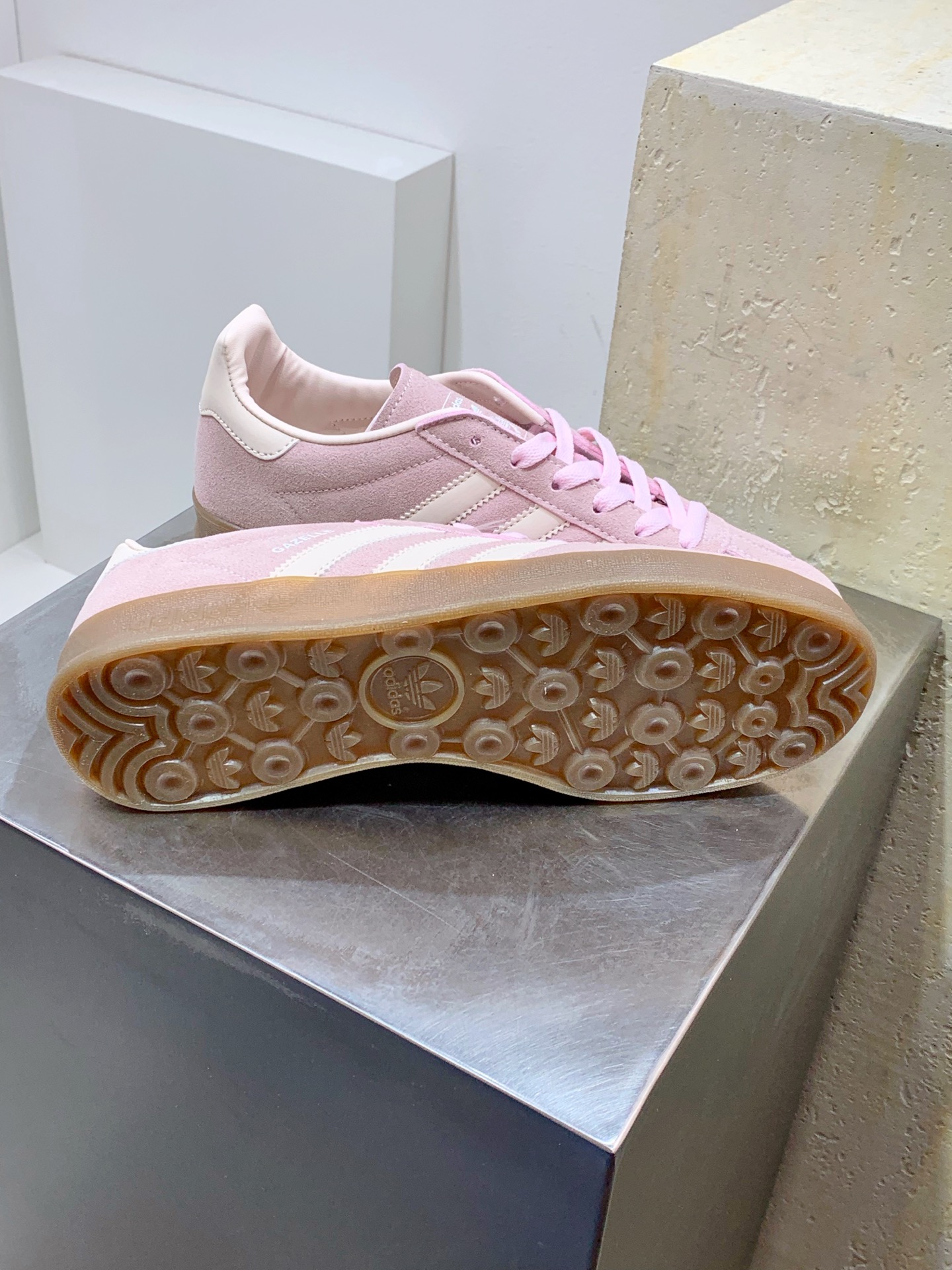 Gucci women's shoes SG# Adidas Originals Gazelle Indoor 1970 Gazelle Indoor T Gazelle Gucci x Adidas Gazelle Series OrthoLite® — photo 3