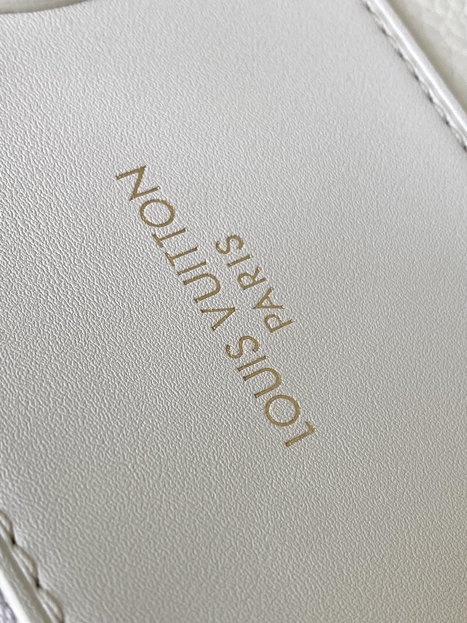 Louis Vuitton Haute Couture Classic Luxury Handbag Shoulder Crossbody 7