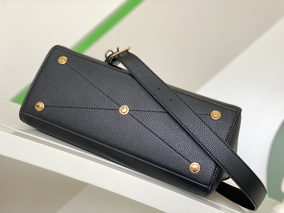 Louis Vuitton Haute Couture Classic Luxury Handbag Shoulder Crossbody 4