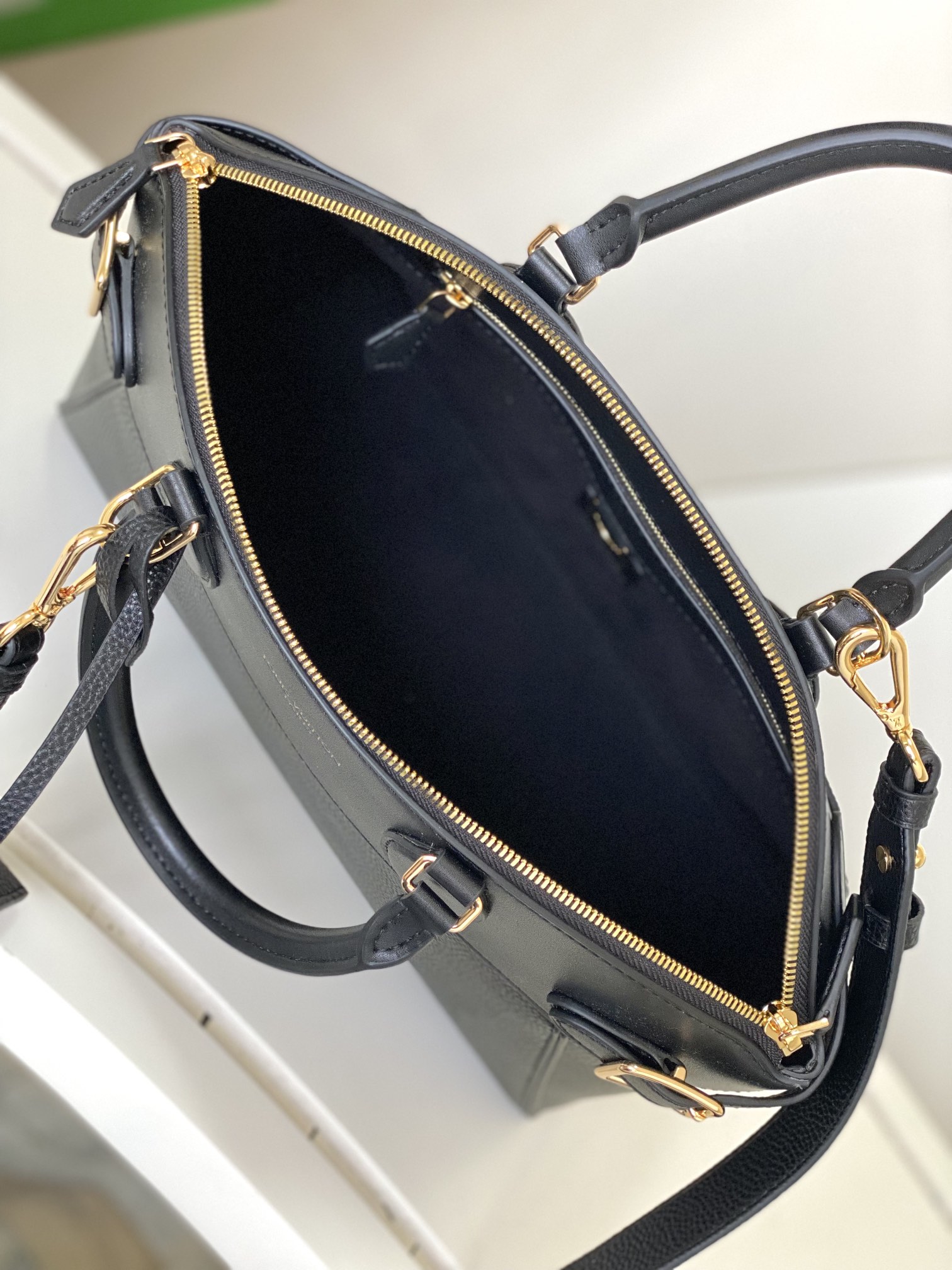 Louis Vuitton Haute Couture Classic Luxury Handbag Shoulder Crossbody 9