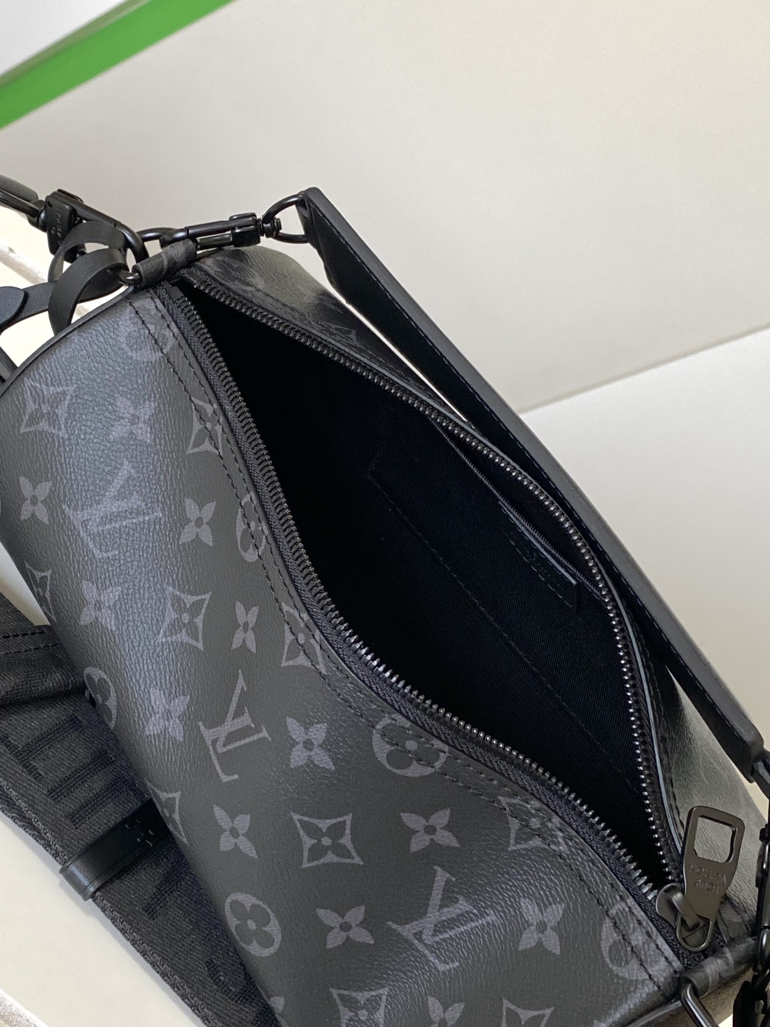 Louis Vuitton Haute Couture Classic Luxury Handbag Shoulder Crossbody 8
