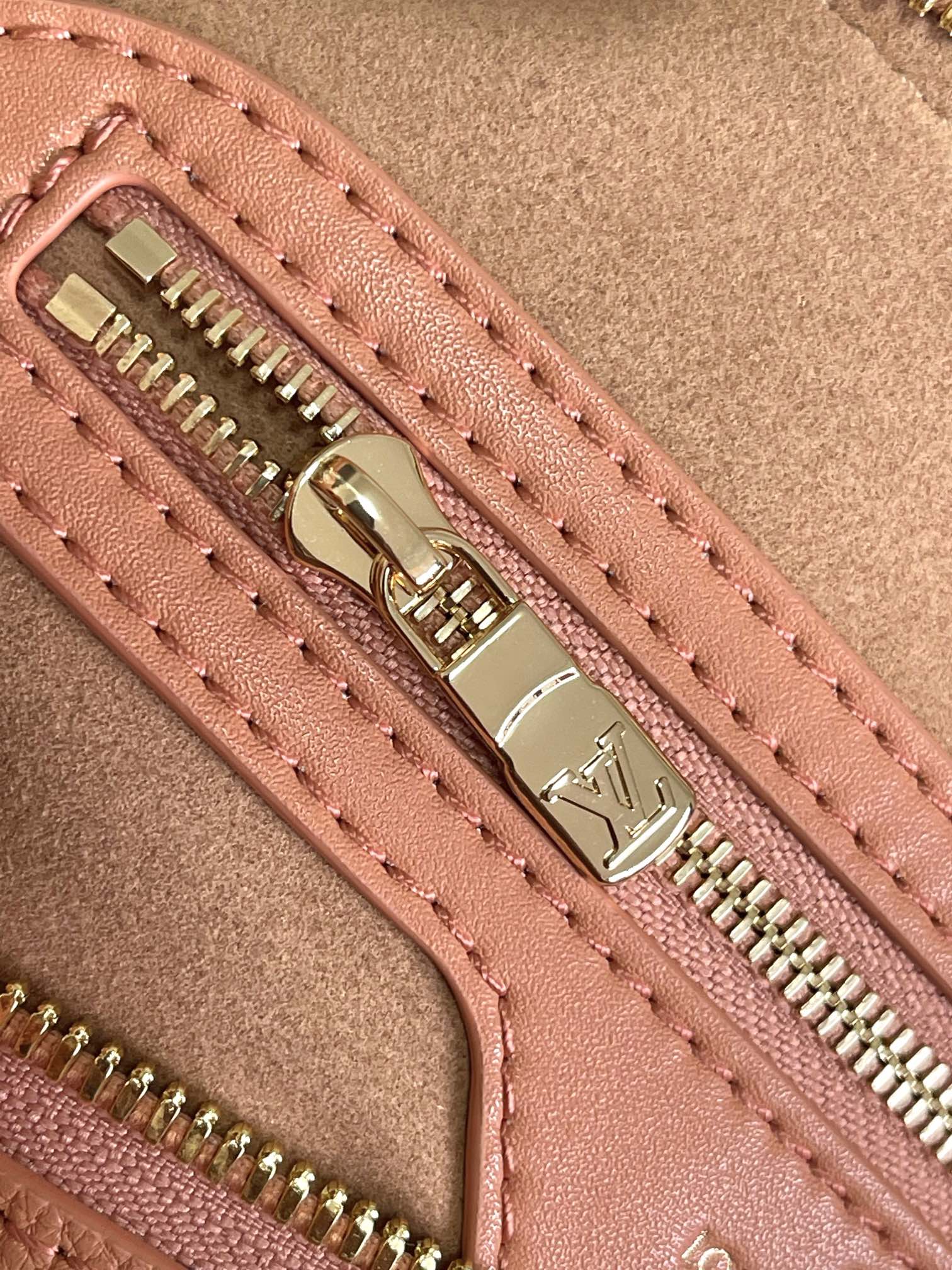 顶级原单 动态芯片新品出货- 顶级高版本 SPEEDY SOFT 30 手袋	】M47186黑色 M1