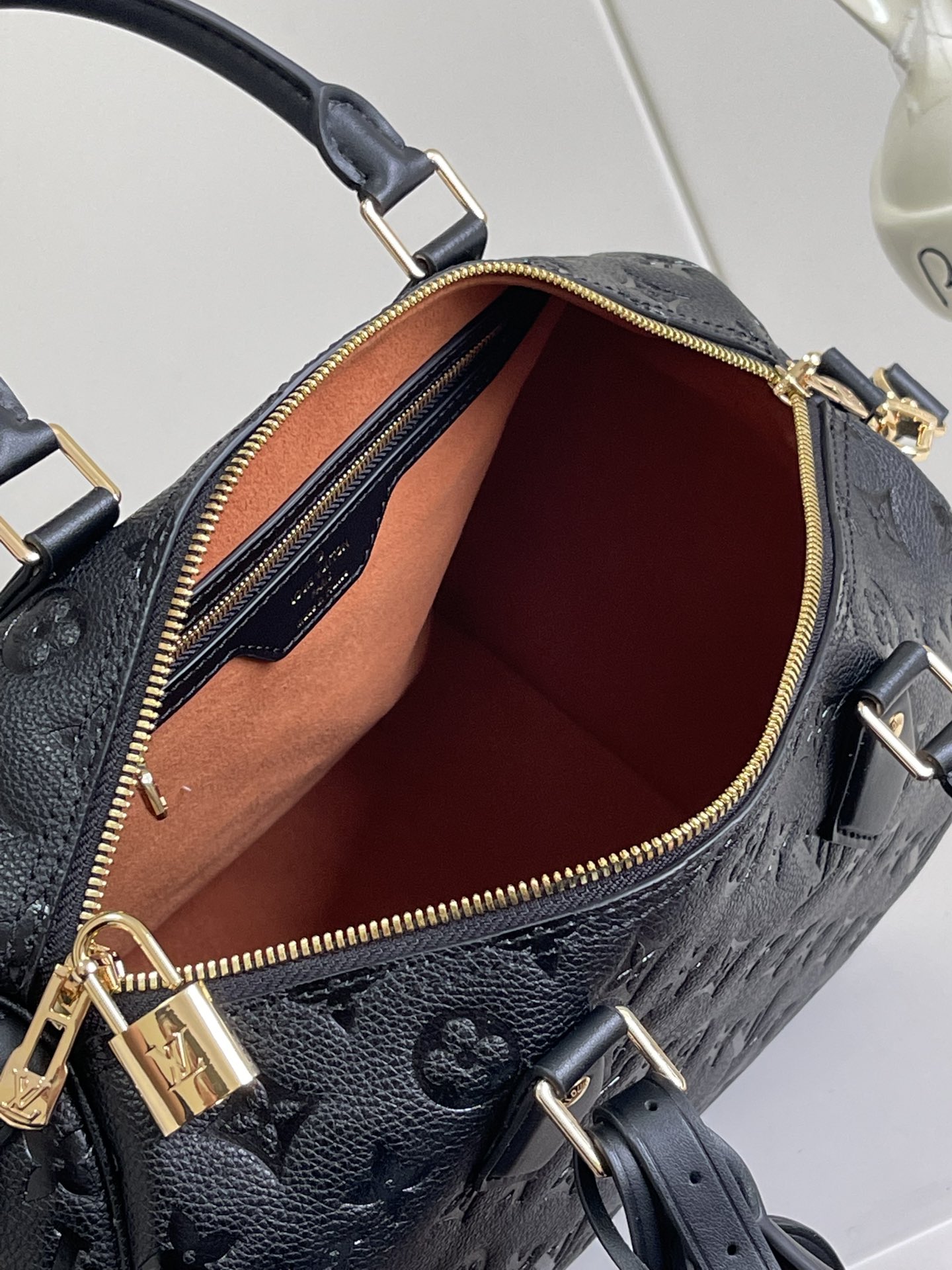   顶级原单  动态芯片 新品出货- 顶级高版本 SPEEDY SOFT 30 手袋	】M47186黑色