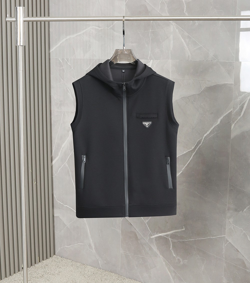 NO:597437,P family's classic 2025 autumn and winter vest, selected and exclusively customized 400g high-end fabrics with fine workmanship and good upper body shape. Color: black, sapphire blue, code number: M--XXXL, style number 83307,,alexander wang19860909P家经典款2025年秋冬马甲款,精选独家定制400g高端面料做工精细 上身版型好 颜色:黑色 宝蓝 码数:M--XXXL 款号83307,,alexander wang,Men's clothing
