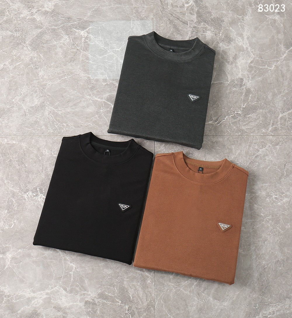 NO:597407,Prada 2025 Autumn and Winter New Style Fabric High Quality Warm Cotton Australian Velvet Color Black Brown Dark Gray Size M-4XL Multi-Color 83023,,prada,alexander wang19860909普拉达 2025 秋冬新款 面料高品质暖绵绵澳绒 颜色黑色 棕色 深灰 尺码M-4XL 多颜色83023,,prada,alexander wang,Men's clothing