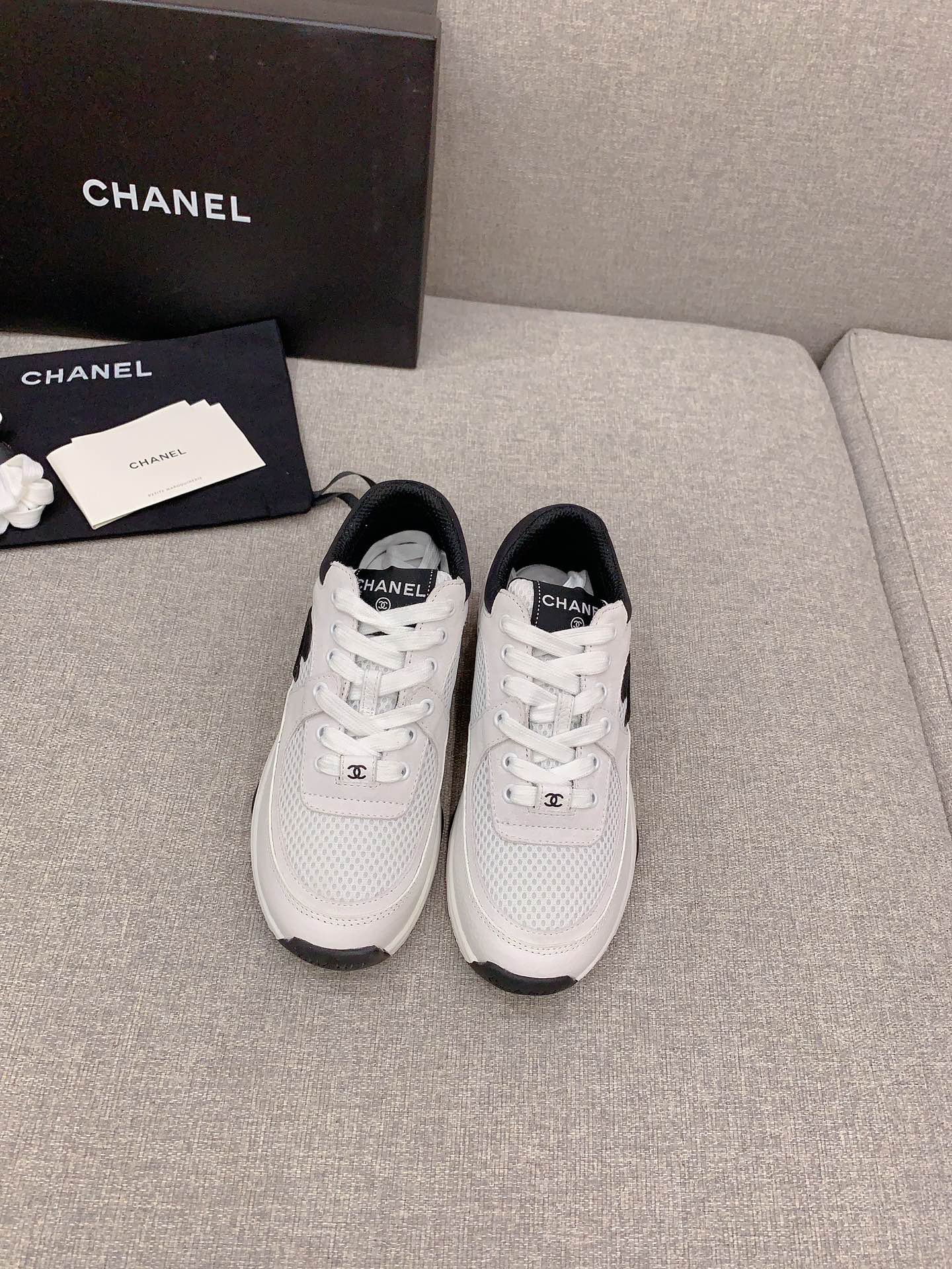 NO:252102,Women, Men's CHANE* Classic Mesh Sneakers Lightweight and comfortable Feet feel great!  Upper cowhide breathable mesh, inner breathable mesh, comfortable latex insole, original mold open sole, women's size 35-39 (40 41 42 customized) Men's size 38-45, casual shoes/sports shoes, chanel, sneakers, cowhide19860909女 男  CHANE*经典网面运动鞋 轻便舒适 脚感超棒！ 鞋面牛皮拼接透气网面 内里透气网面 舒适乳胶鞋垫 原版开模大底 女码35-39（40 41 42定做） 男码38-45,休闲鞋/运动鞋,chanel,sneakers,cowhide,Women's Shoes