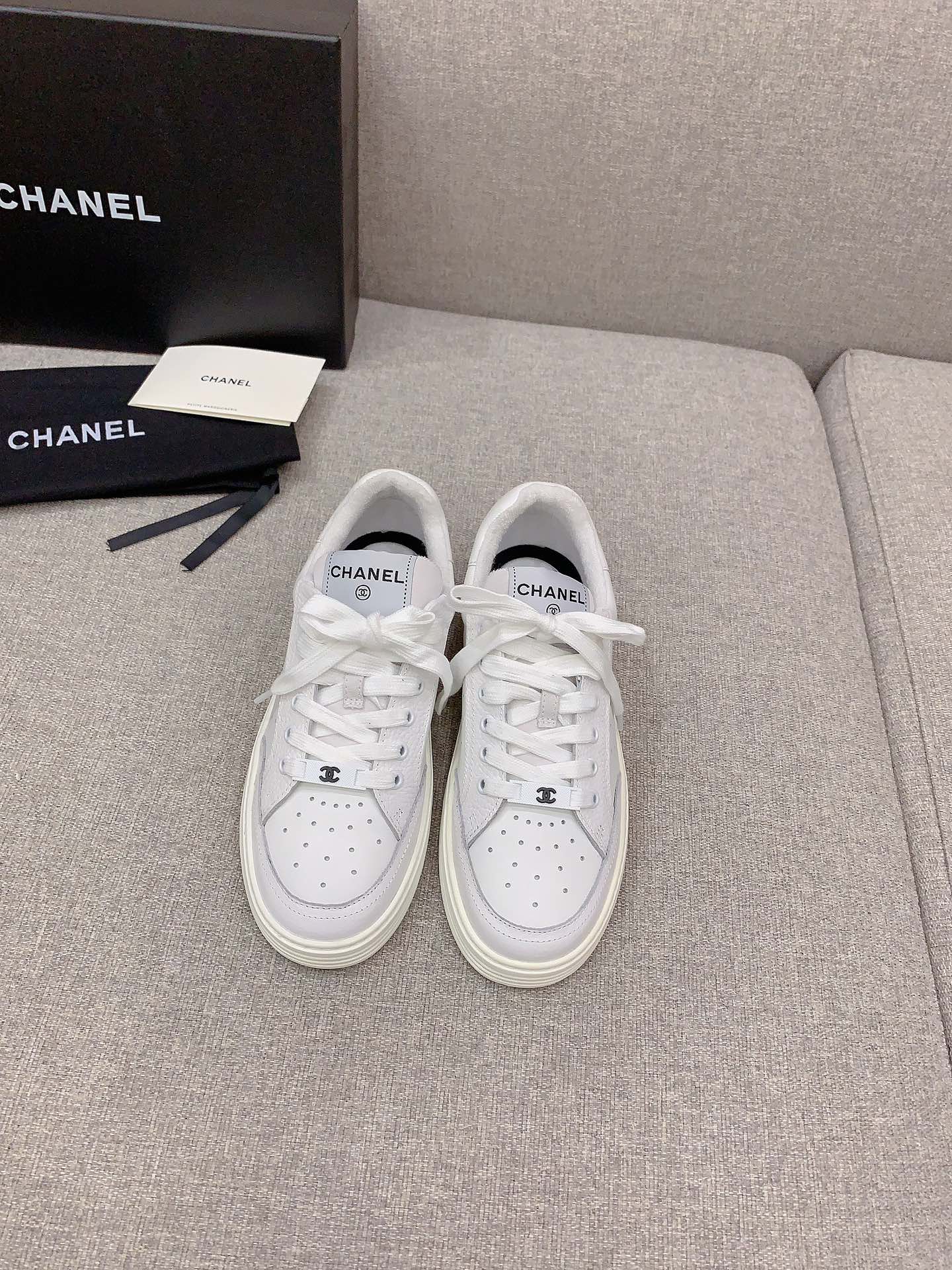 NO:252218,CHANE's newest color-blocking casual shoes. The new color scheme is super good, very versatile and age-reducing, and the feet feel great!  35-39 (40 41 42 customized), casual shoes/sports, chanel, sneakers19860909CHANE*新款拼色休闲板鞋 全新配色超级好看 非常百搭减龄 脚感超棒！35-39（40 41 42定做）,休闲鞋/运动鞋,chanel,sneakers,Women's Shoes