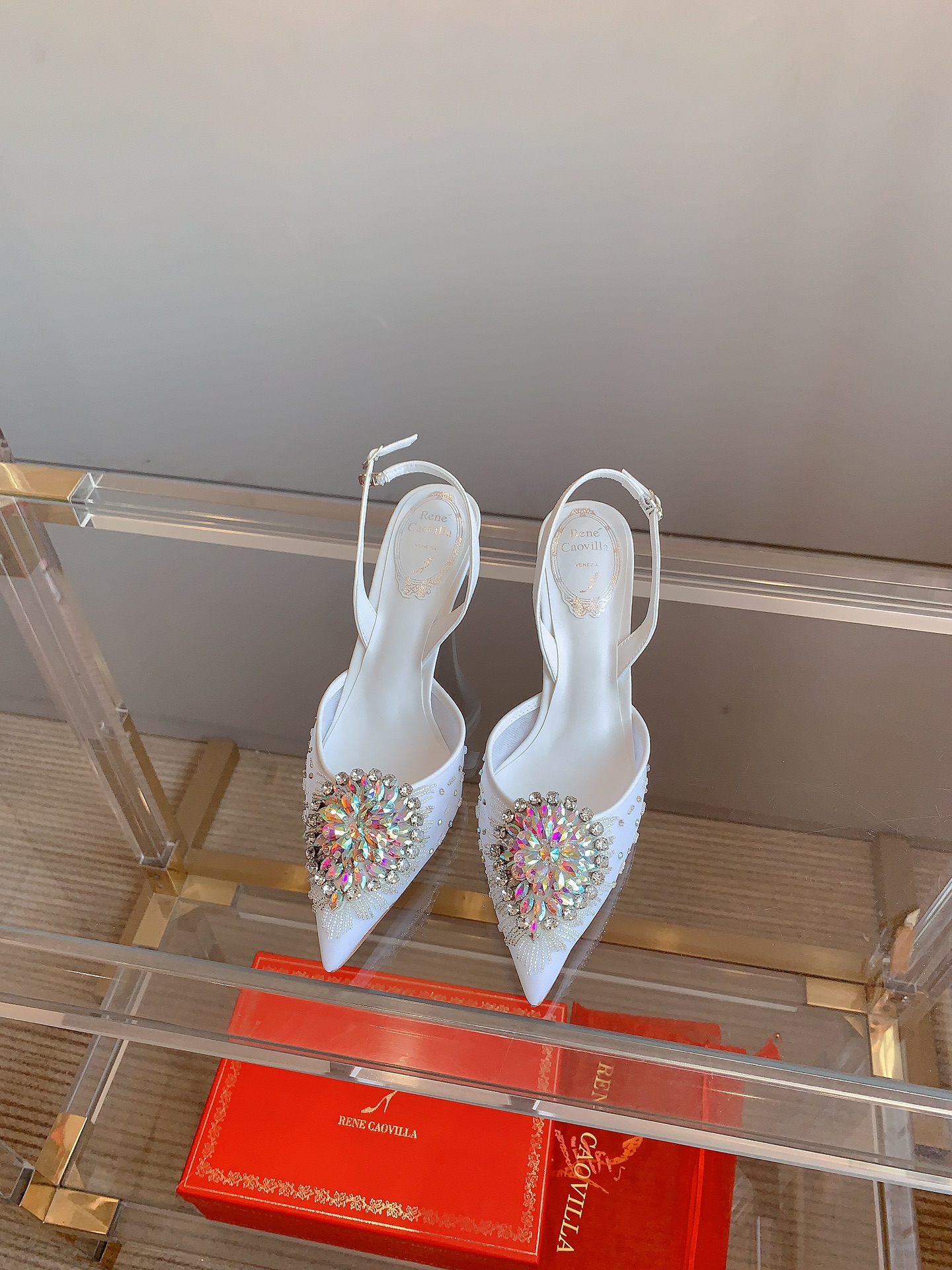 NO:230114,Ren* Caovill* Heavy Industries Crystal Gem Series Various rhinestones are set like peacocks spreading their screens. Gorgeous and eye-catching bling bling is exquisite and crafts. High-density mesh imported from fabric. Hand-sewn rhinestones. Stickers and cushions. Sheepskin. Italian leather outsole. Heels. Heels. 7.5cm. (Customized for 9.5cm.) Size 35-39 (34 40 41 42 43. Customized for high heels. Sandals. Sandals. High heels. Sheepskin. Leather soles.19860909Ren* Caovill*重工水晶宝石系列 各种水钻镶嵌犹如孔雀开屏 绚丽夺目 bling bling精致逼人 堪称工艺品 面料进口高密度网纱 手工缝制水钻 垫脚羊皮 意大利真皮大底 跟高7.5cm（可定做9.5cm）尺码35-39（34 40 41 42 43定做）,高跟鞋凉鞋,sandals,high heels,sheepskin,Leather soles,Women's Shoes