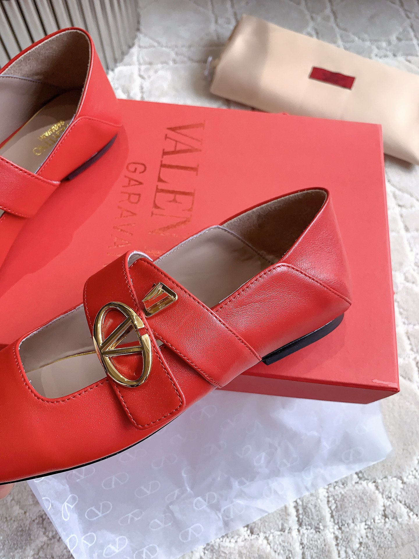Valentin’s New Mary Jane Flats: Bright, Sweet, Perfect for Plant Lovers! - 图片 7