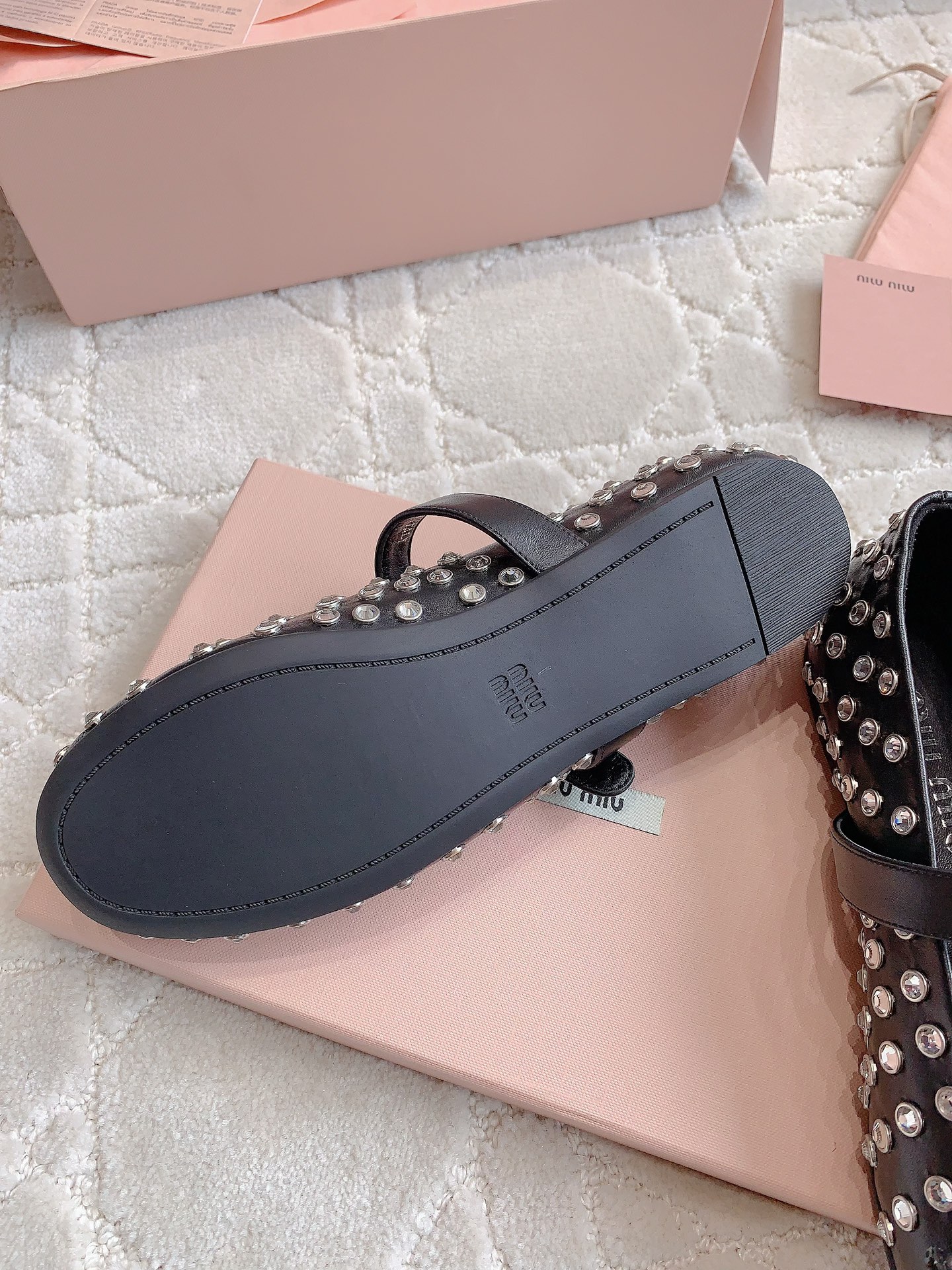 Luxurious Miu Ballet Flats: Sweet, Cool, and Salty Dream Shoes with Skin Soles. - 图片 9