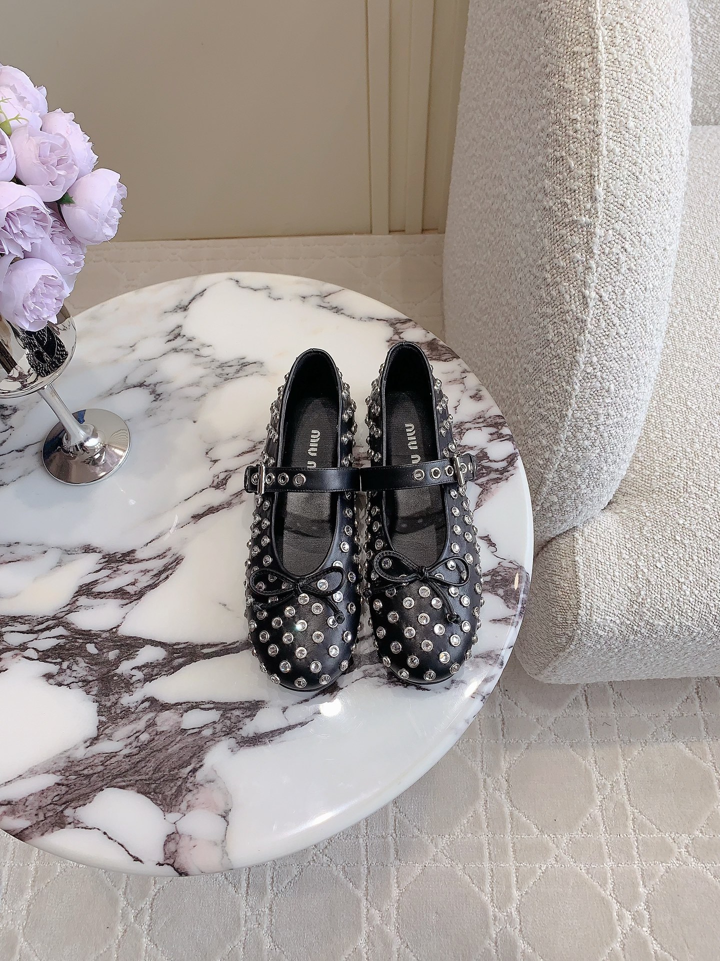 Luxurious Miu Ballet Flats: Sweet, Cool, and Salty Dream Shoes with Skin Soles. - 图片 1