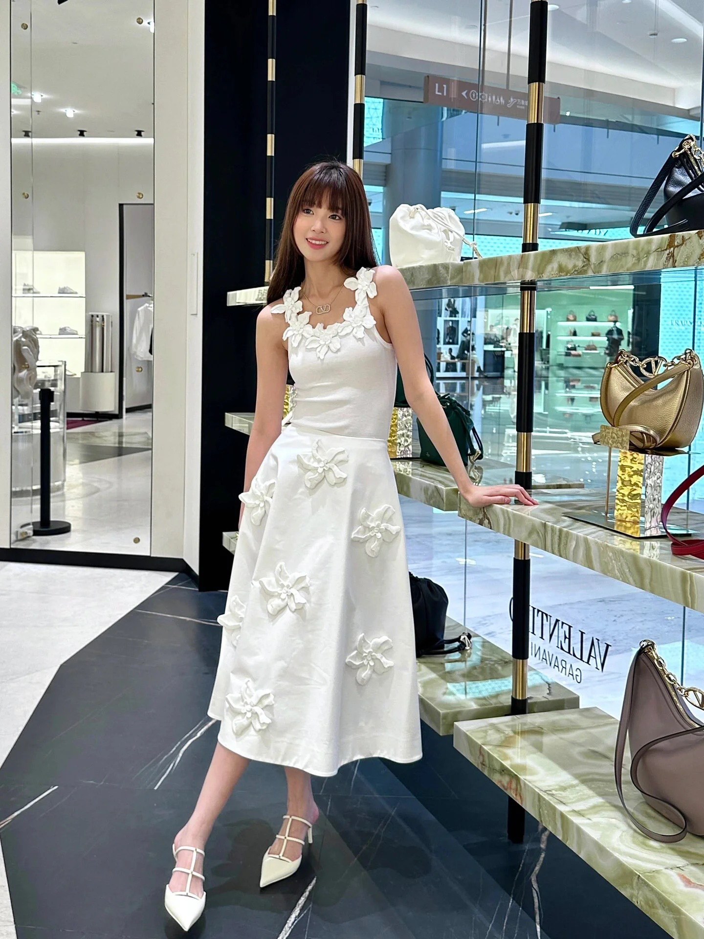 NO:817472,On-foot demonstration, half-drag high heels, high heels19860909上脚示范,半拖高跟鞋,high heels,Women's Shoes