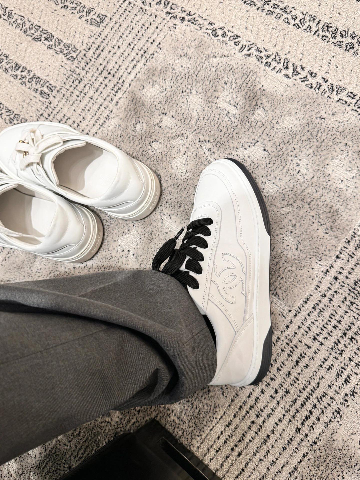 NO:468504,Footwear demonstration, casual shoes/sports shoes, sneakers19860909上脚示范,休闲鞋/运动鞋,sneakers,Women's Shoes