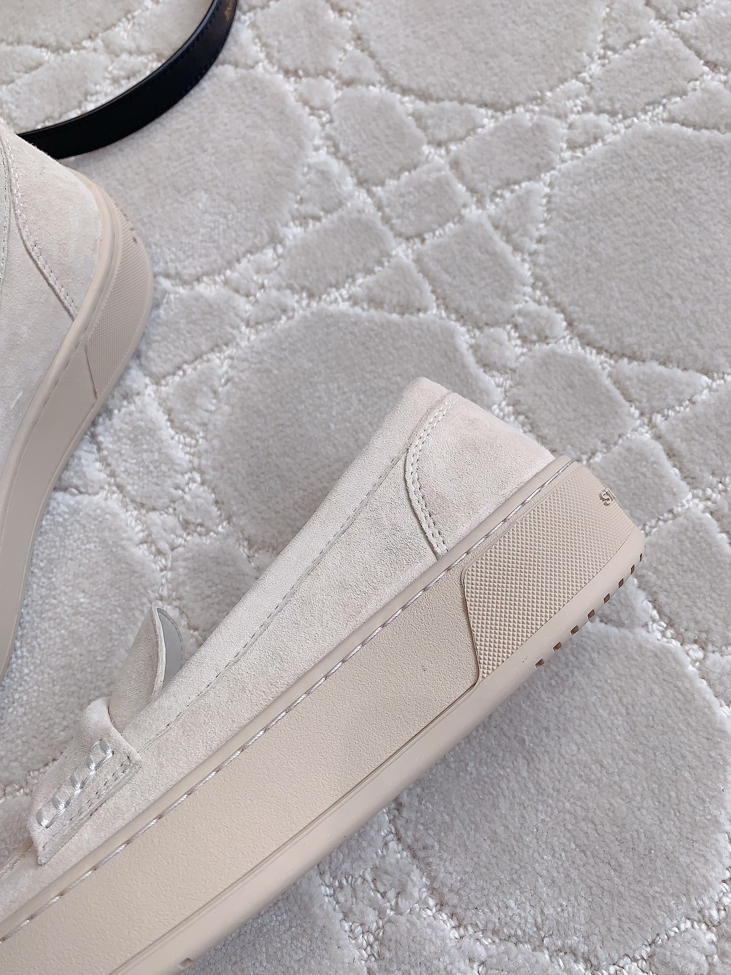 It’s worth 750. Stuart Weitzma’s new Happy Shoes. Shoe-skin, foot-skin inside - 图片 7